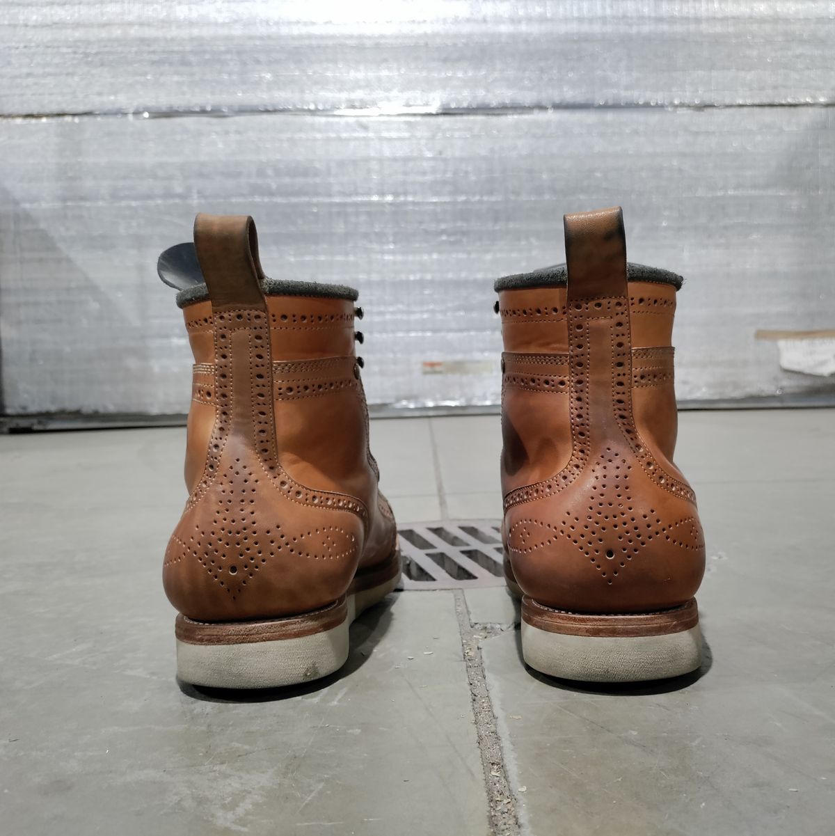 Photo by CowboyFriday on January 4, 2024 of the Tahura Edulis in Maryam Natural Horsebutt & Guidi Black Reverse Horsebutt.