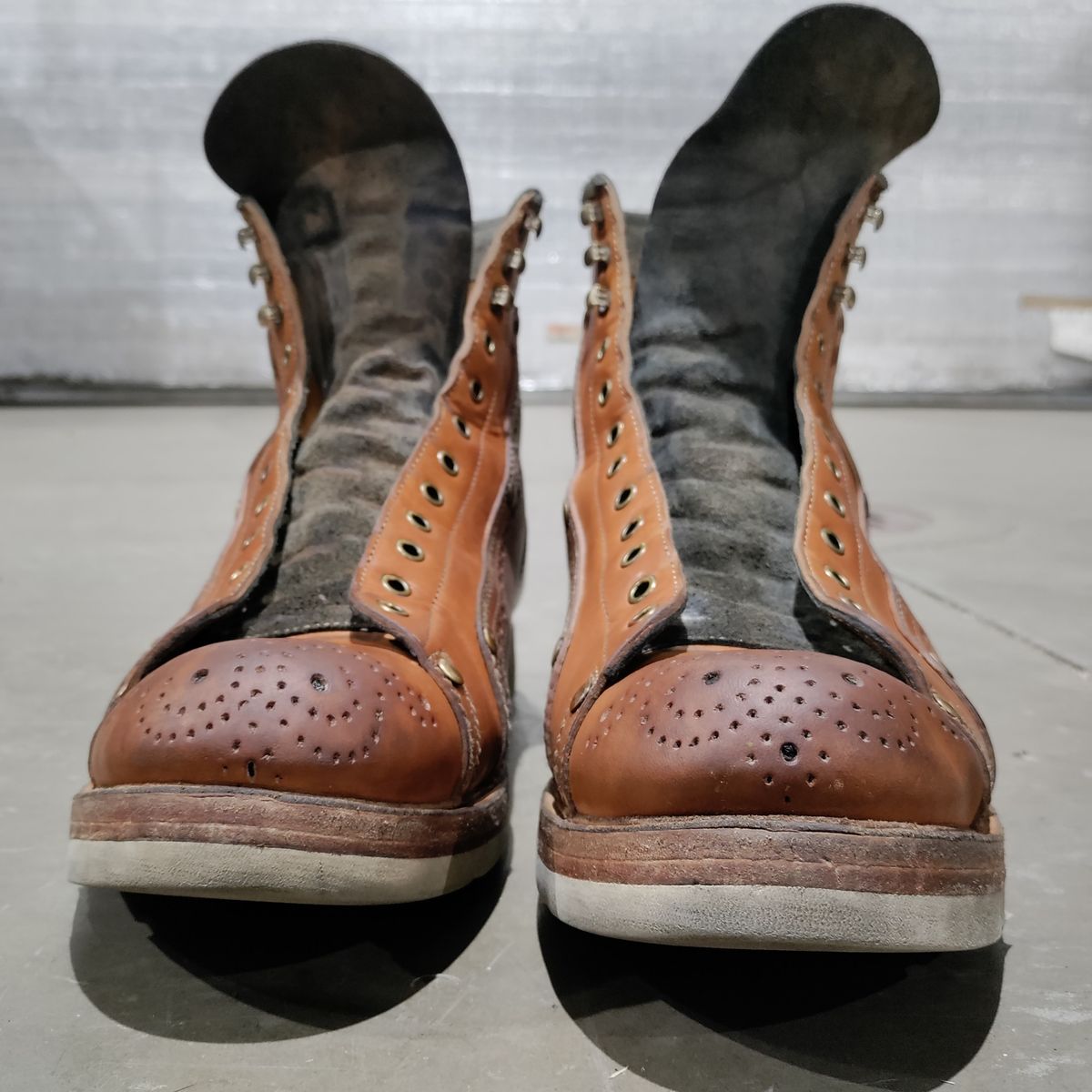 Photo by CowboyFriday on January 4, 2024 of the Tahura Edulis in Maryam Natural Horsebutt & Guidi Black Reverse Horsebutt.