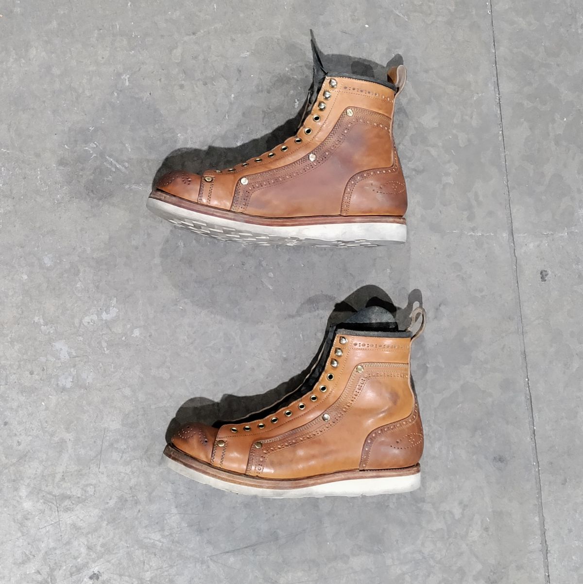 Photo by CowboyFriday on January 4, 2024 of the Tahura Edulis in Maryam Natural Horsebutt & Guidi Black Reverse Horsebutt.