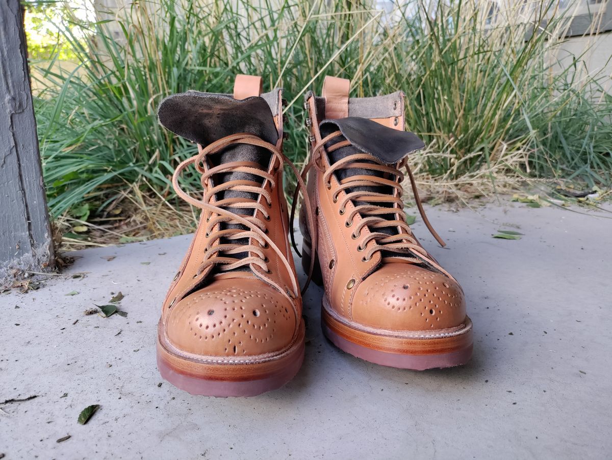 Photo by CowboyFriday on October 1, 2023 of the Tahura Edulis in Maryam Natural Horsebutt & Guidi Black Reverse Horsebutt.