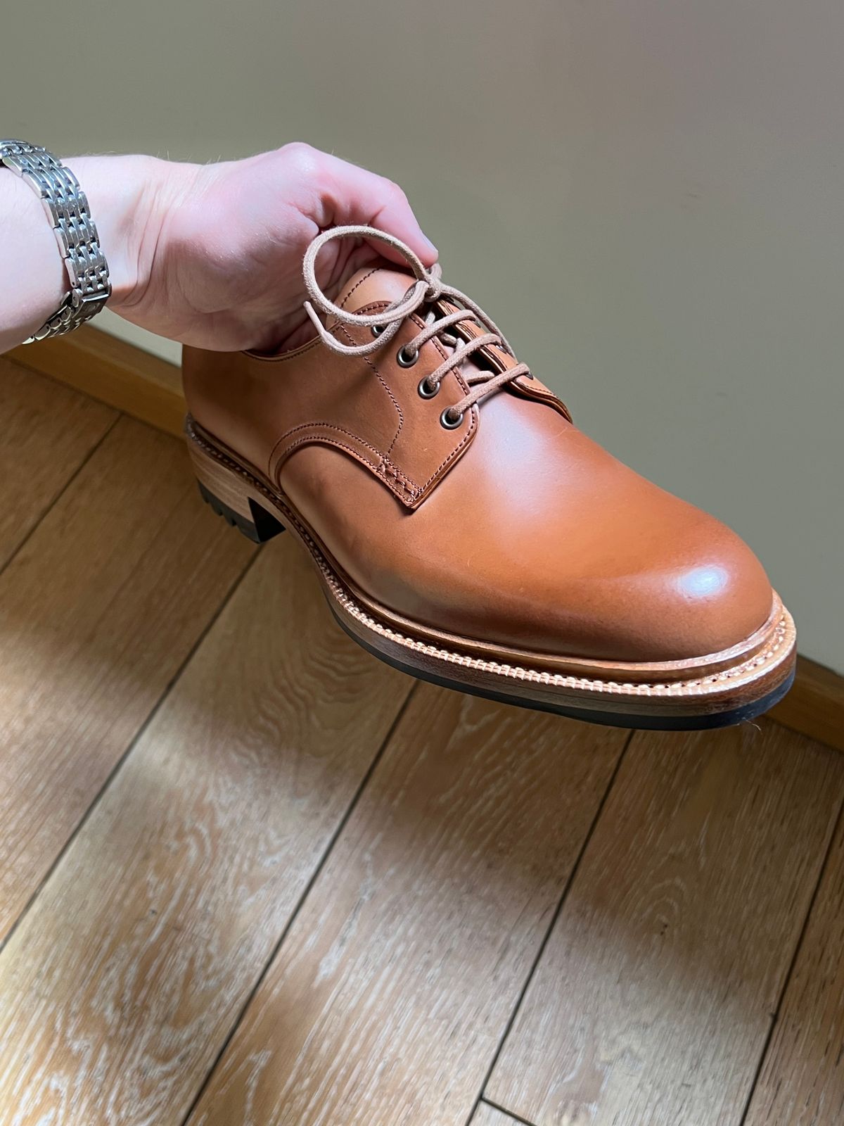 Photo by majame on May 23, 2024 of the Carmina Plain Toe Derby 1525 in Horween Natural Shell Cordovan.