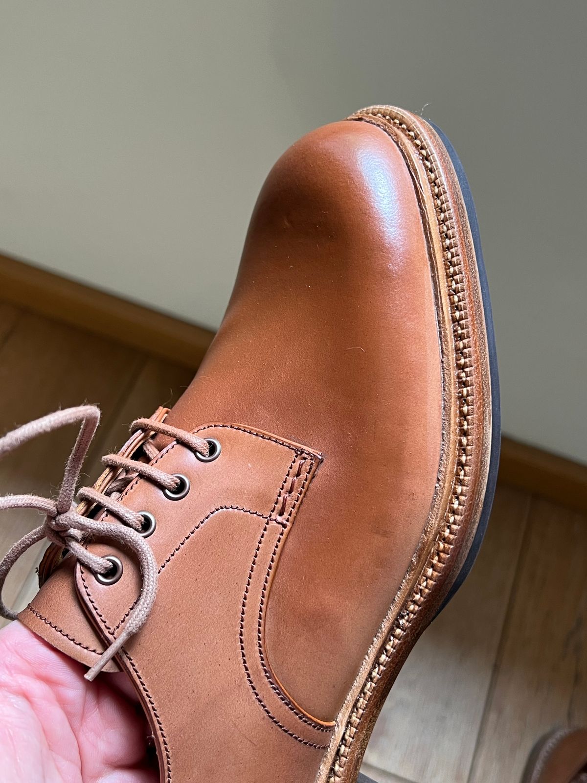 Photo by majame on May 23, 2024 of the Carmina Plain Toe Derby 1525 in Horween Natural Shell Cordovan.