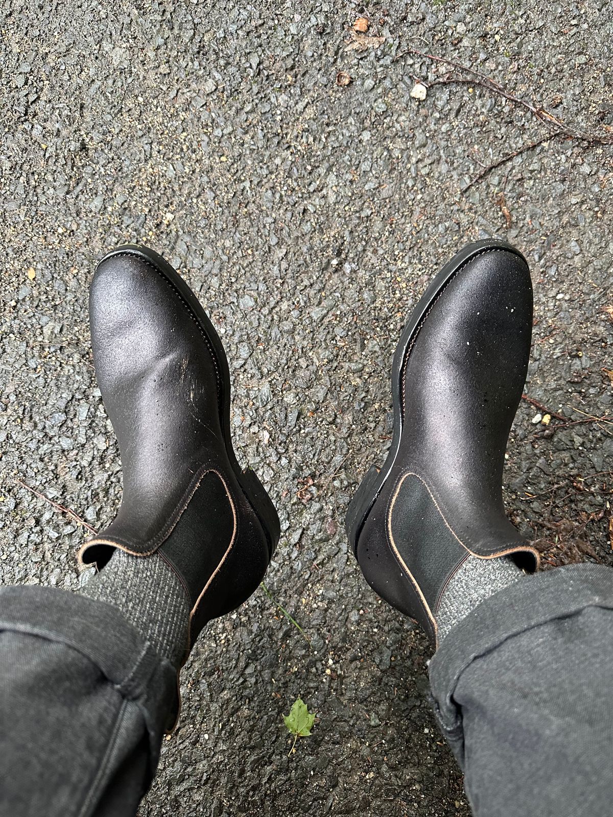 Photo by Mr.Baddie on September 11, 2023 of the Briselblack The Seventh Chelsea Boot in Horween Black Waxed Flesh.