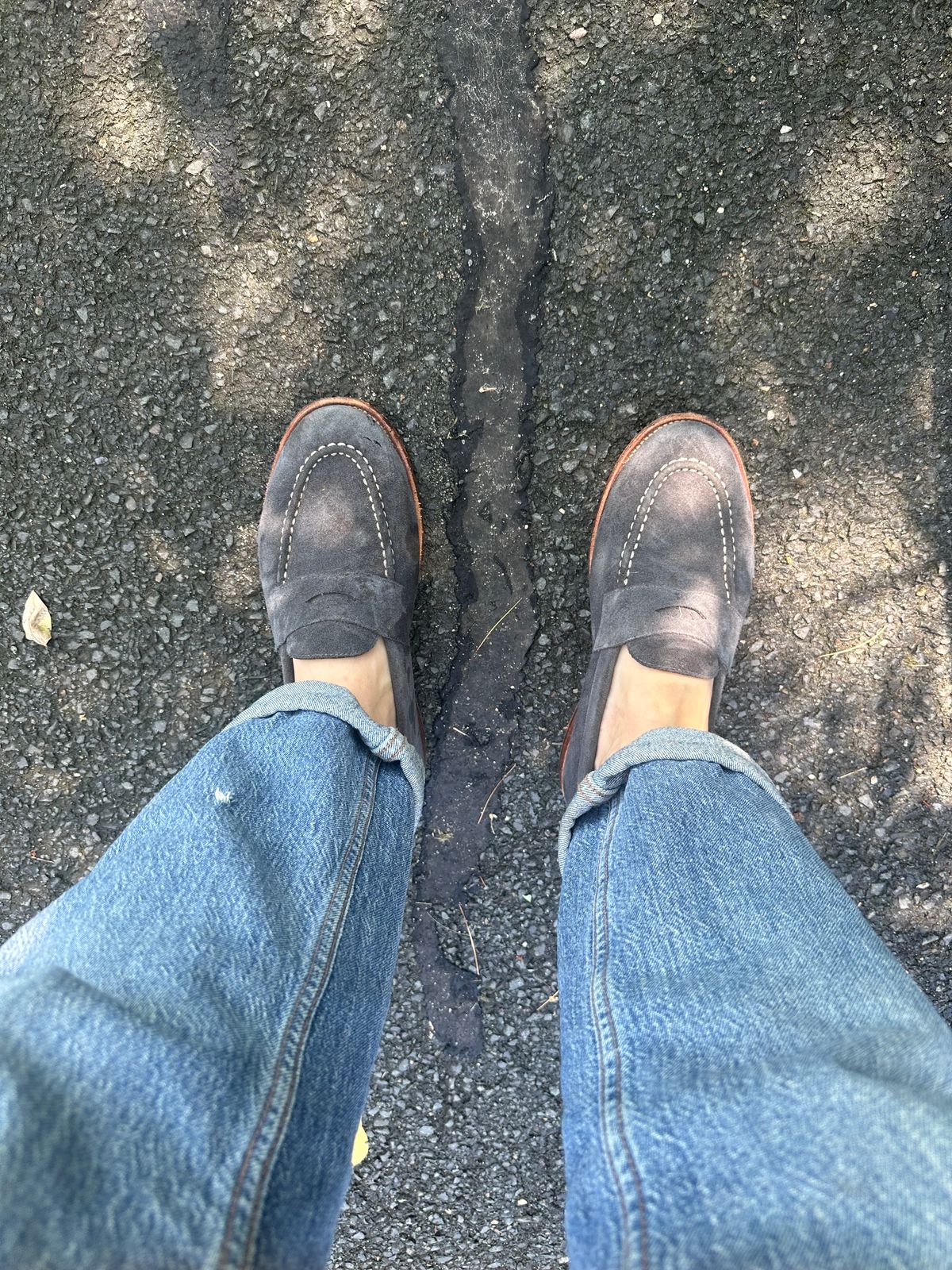 Photo by Mr.Baddie on August 1, 2024 of the Grant Stone Traveler Loafer in C.F. Stead Navy Janus Calf Suede.