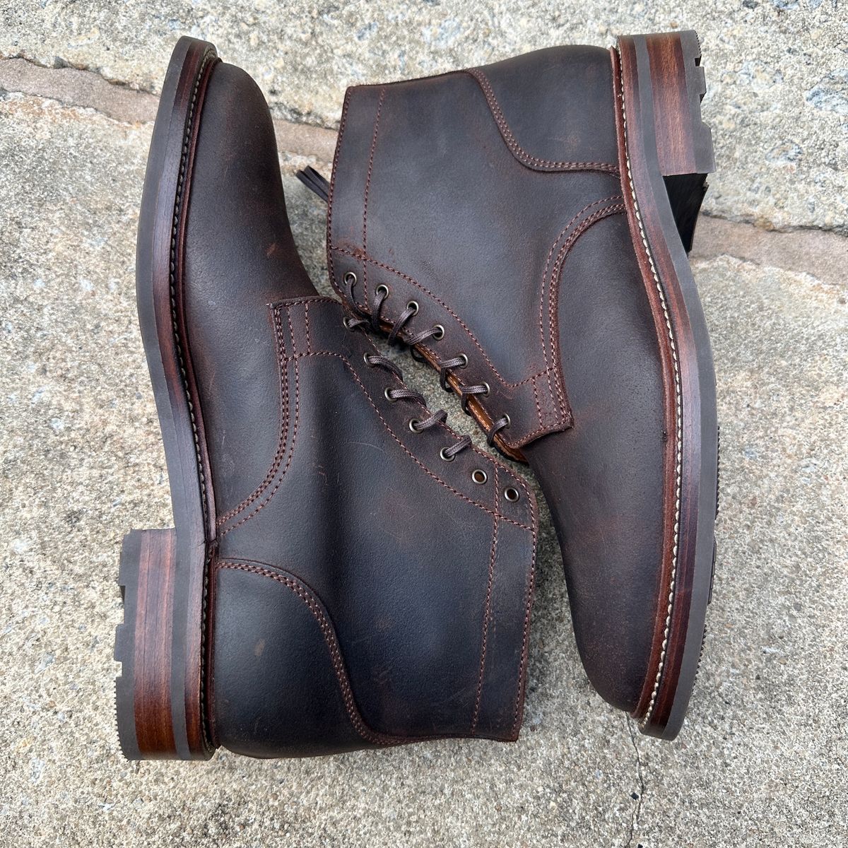 Photo by nothomeatl on October 1, 2023 of the Caswell Boot Company Lisbon in C.F. Stead Snuff Waxy Commander Suede.