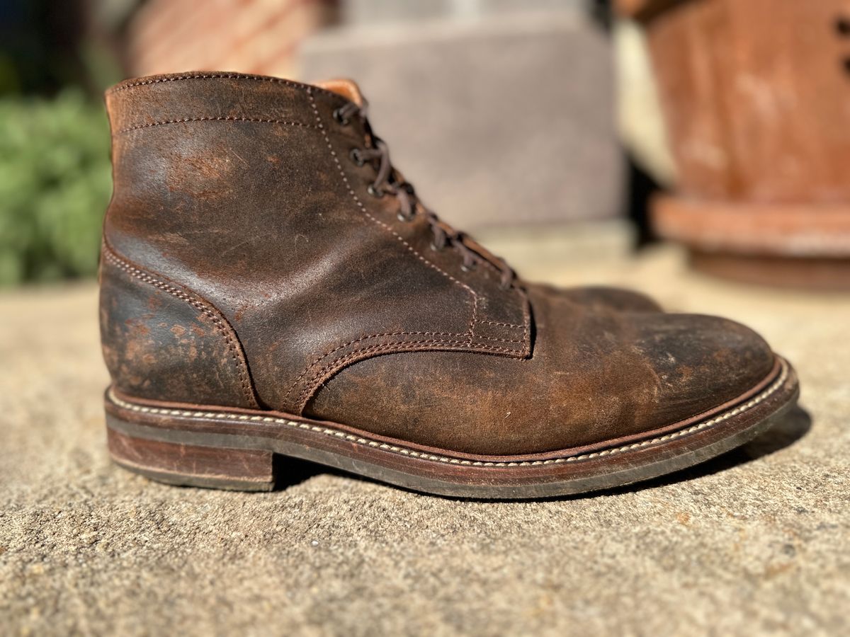 Photo by nothomeatl on November 5, 2023 of the Caswell Boot Company Lisbon in C.F. Stead Snuff Waxy Commander Suede.