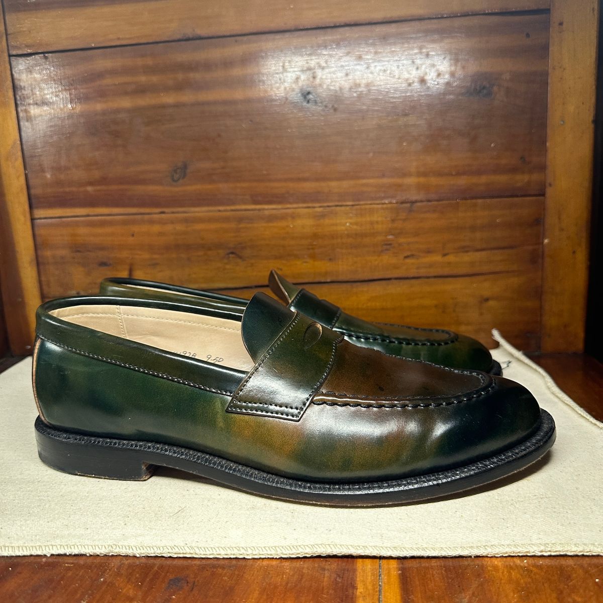 Photo by nothomeatl on November 5, 2024 of the Grant Stone Traveler Loafer in Horween Marbled Black Shell Cordovan.