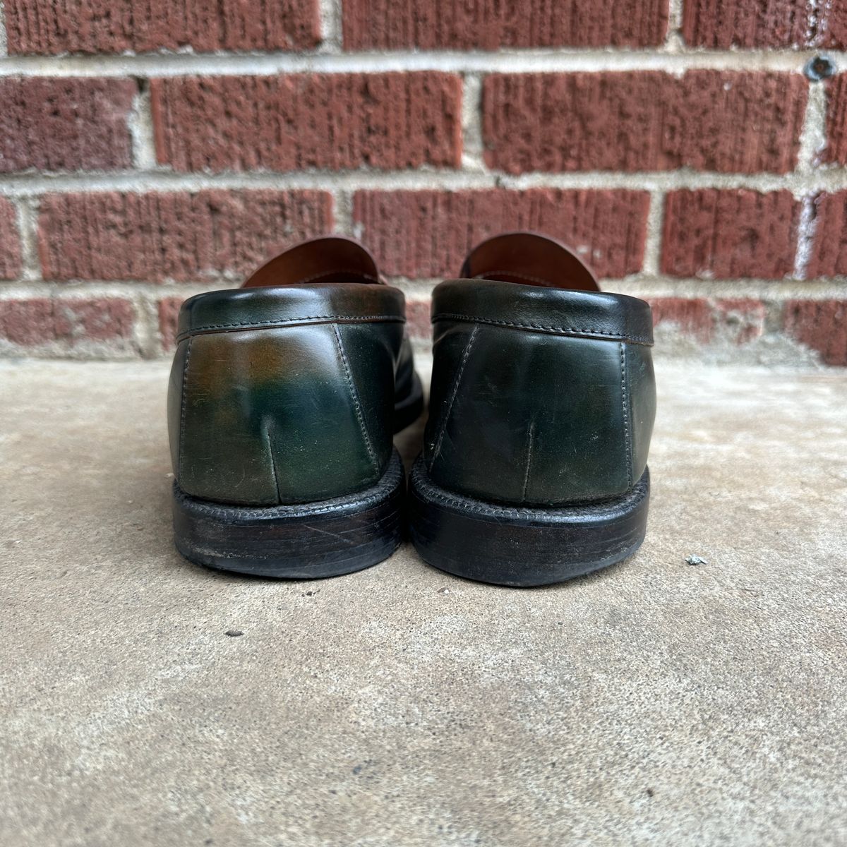 Photo by nothomeatl on March 5, 2025 of the Grant Stone Traveler Loafer in Horween Marbled Black Shell Cordovan.