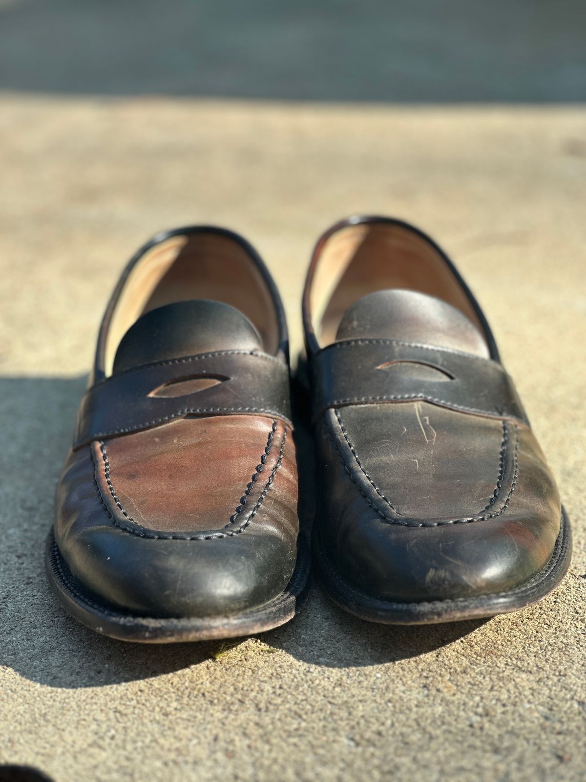 Photo by nothomeatl on March 28, 2025 of the Grant Stone Traveler Loafer in Horween Marbled Black Shell Cordovan.