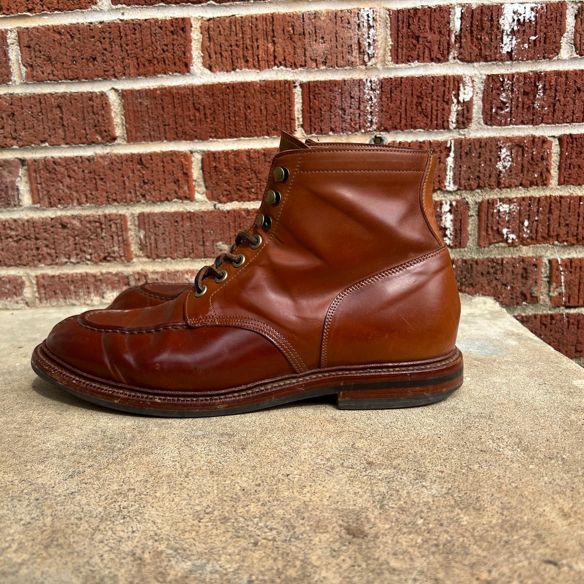 Photo by nothomeatl on March 1, 2023 of the Grant Stone Ottawa Boot in Horween Honey Glazed Shell Cordovan.