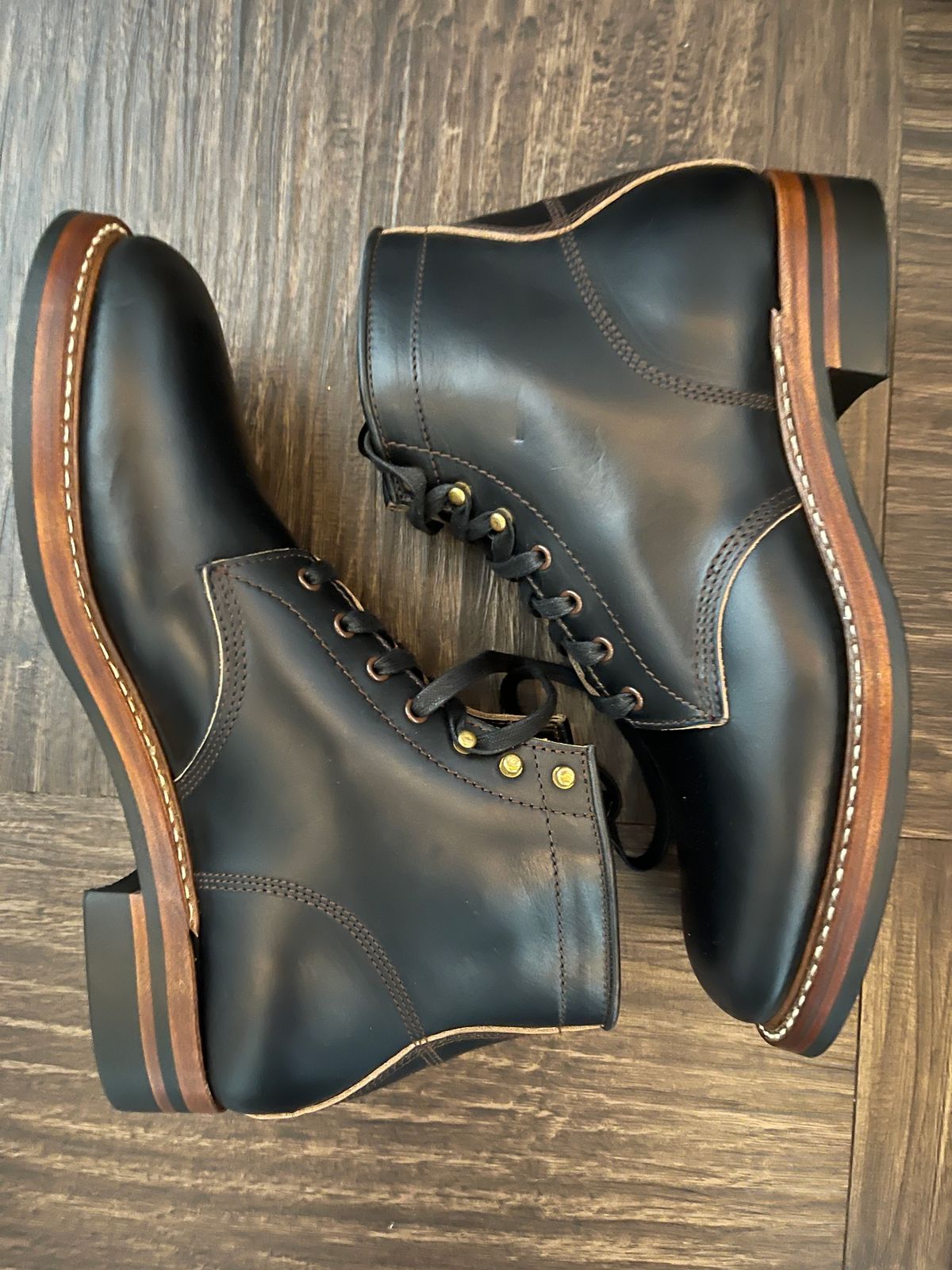 Photo by twowheels321 on October 11, 2024 of the John Lofgren El Capitan in Horween Black Chromexcel.