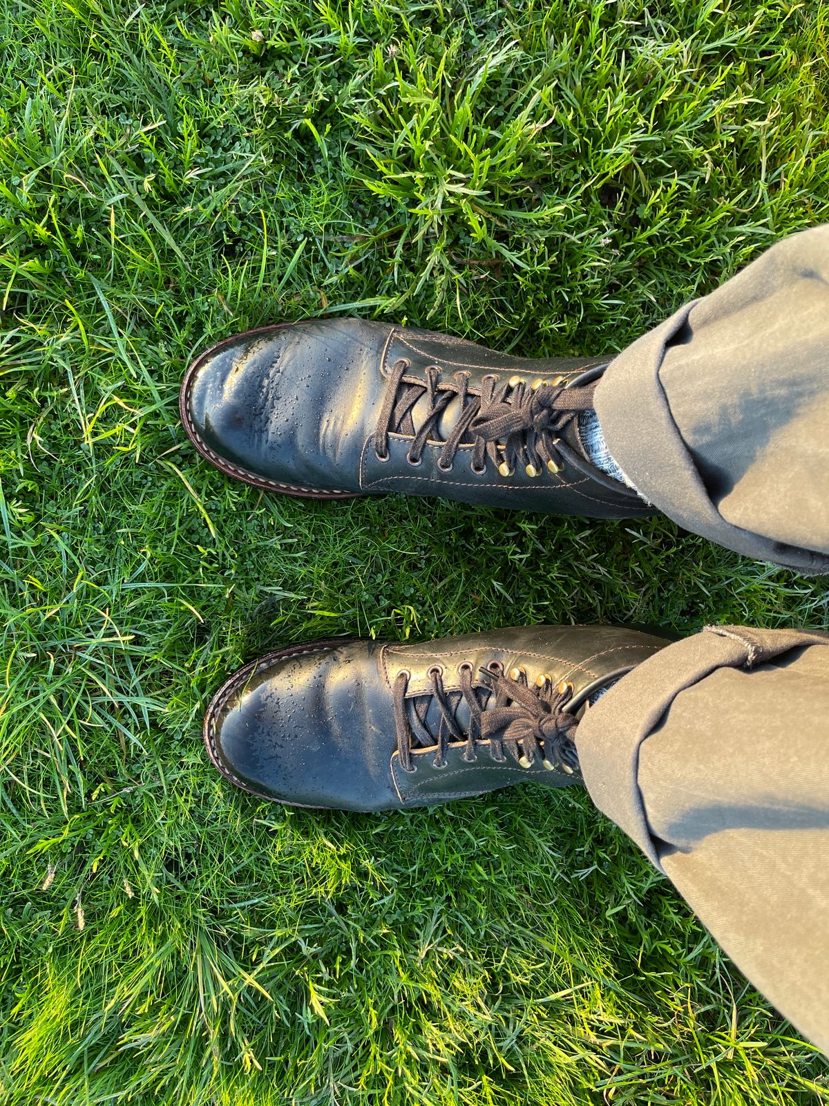 Photo by twowheels321 on December 5, 2024 of the John Lofgren El Capitan in Horween Black Chromexcel.