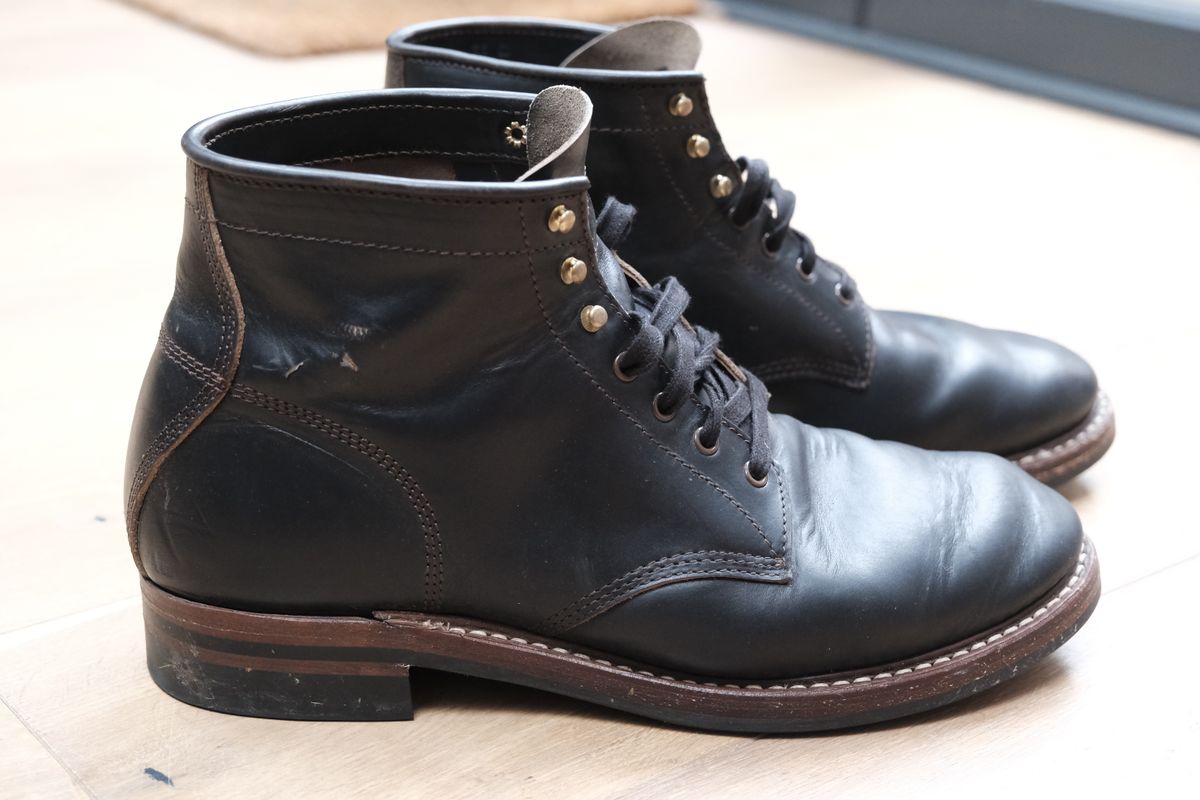 Photo by twowheels321 on December 5, 2024 of the John Lofgren El Capitan in Horween Black Chromexcel.