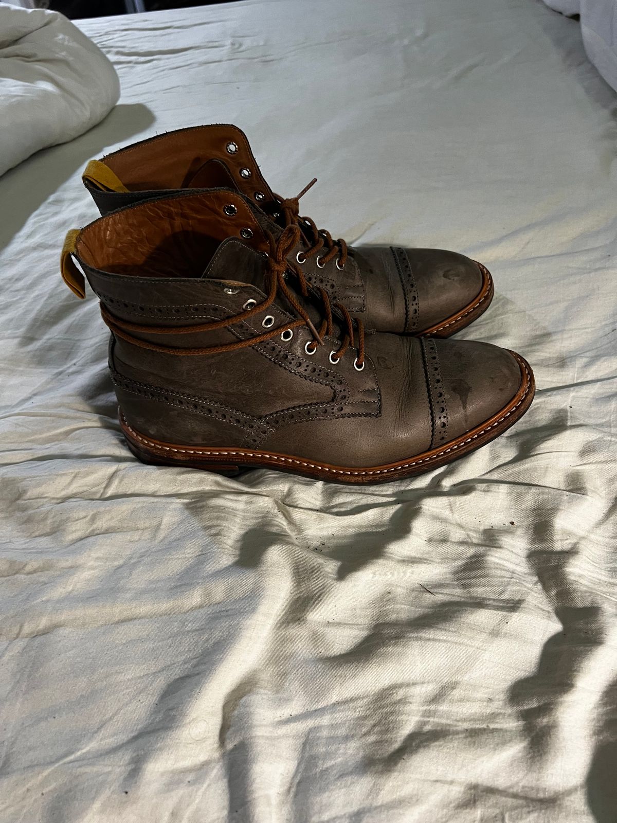 Photo by timothvn on February 6, 2024 of the Tricker's x Division Road Eaton Boot in Horween Timber Wolf Dublin.