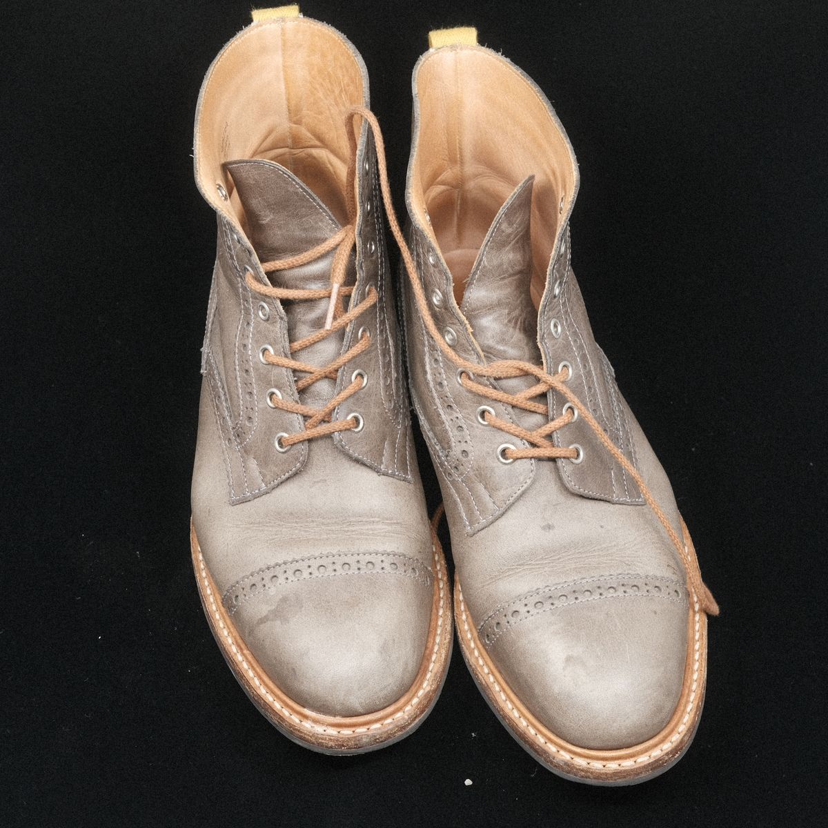 Photo by timothvn on March 6, 2024 of the Tricker's x Division Road Eaton Boot in Horween Timber Wolf Dublin.