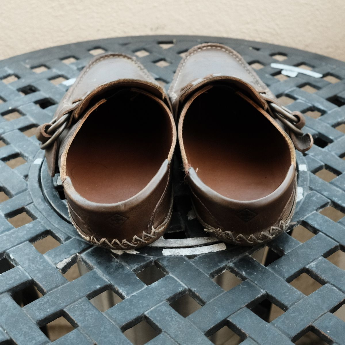 Photo by timothvn on November 5, 2023 of the Quoddy Ring Mule in Horween Olive Chromexcel.