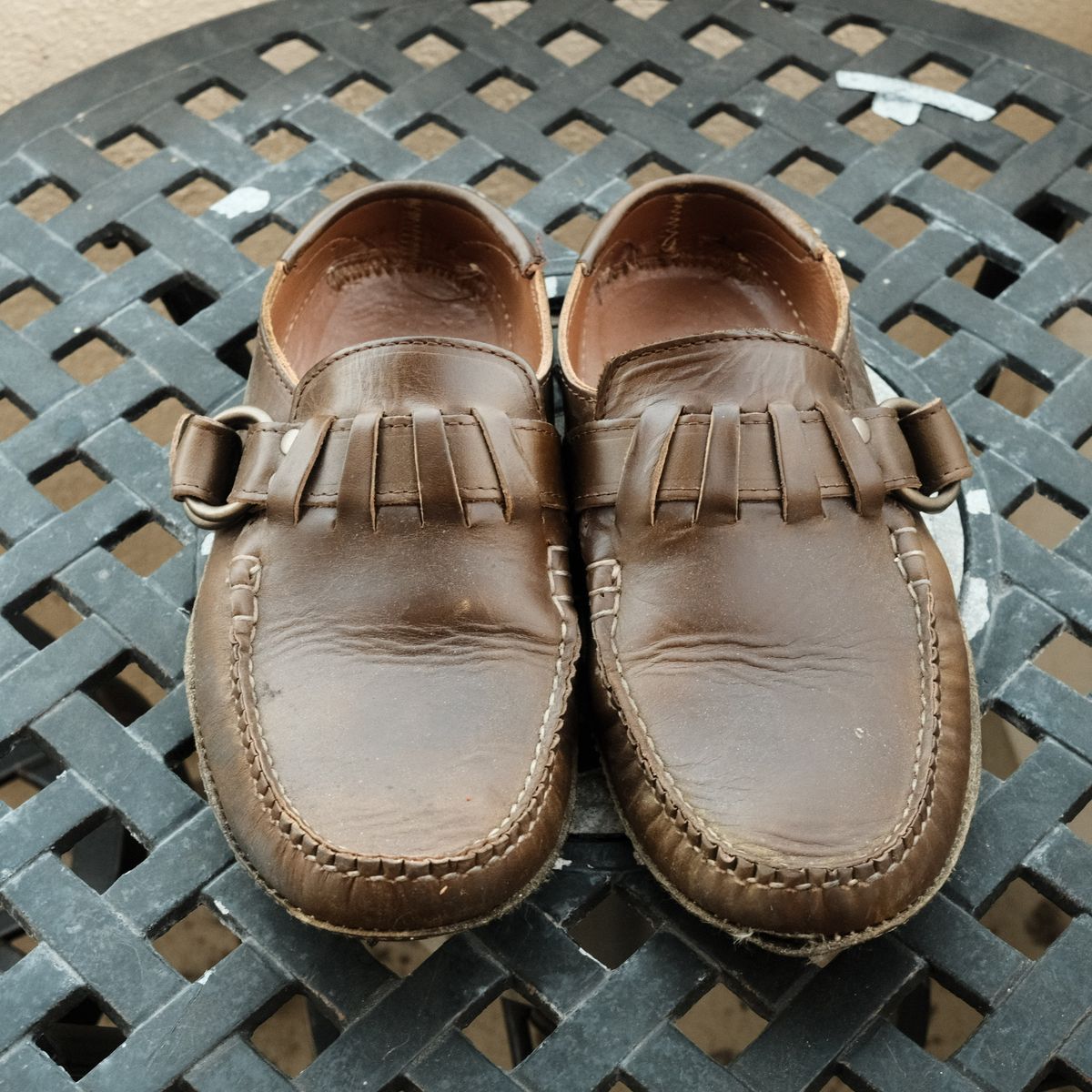 Photo by timothvn on November 5, 2023 of the Quoddy Ring Mule in Horween Olive Chromexcel.