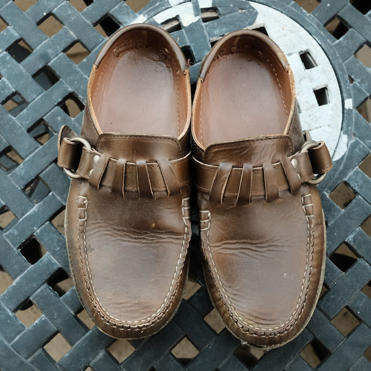 Photo by timothvn on November 5, 2023 of the Quoddy Ring Mule in Horween Olive Chromexcel.