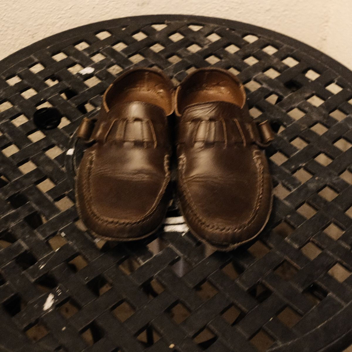 Photo by timothvn on December 6, 2023 of the Quoddy Ring Mule in Horween Olive Chromexcel.