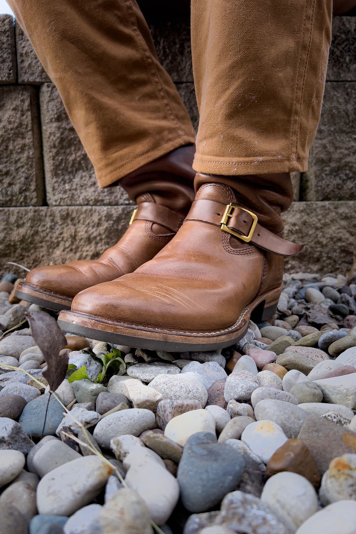 Photo by Blakemore on March 26, 2022 of the Wesco Mister Lou in Horween Natural Chromexcel.