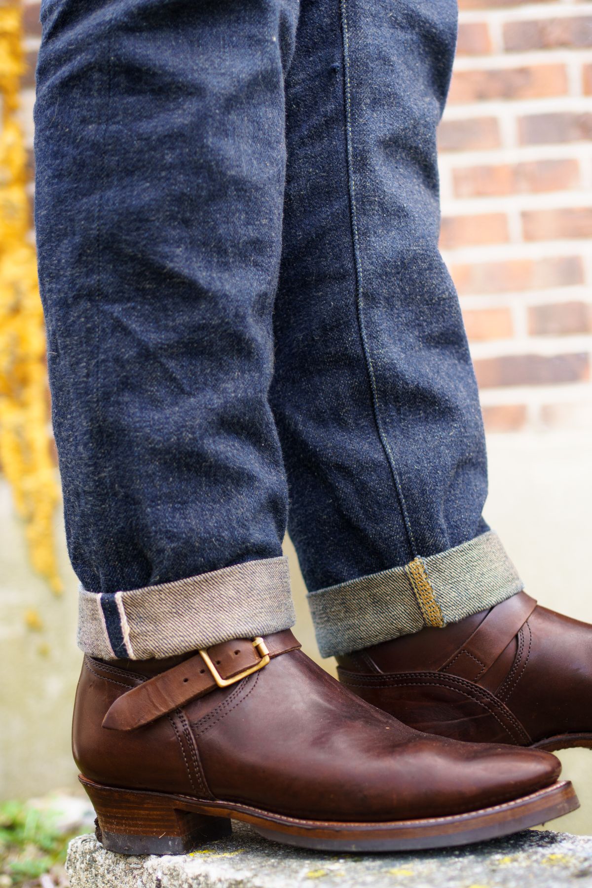 Photo by Blakemore on March 10, 2022 of the Clinch Engineer Boots 11-Inch Height in Natural Horsebutt.