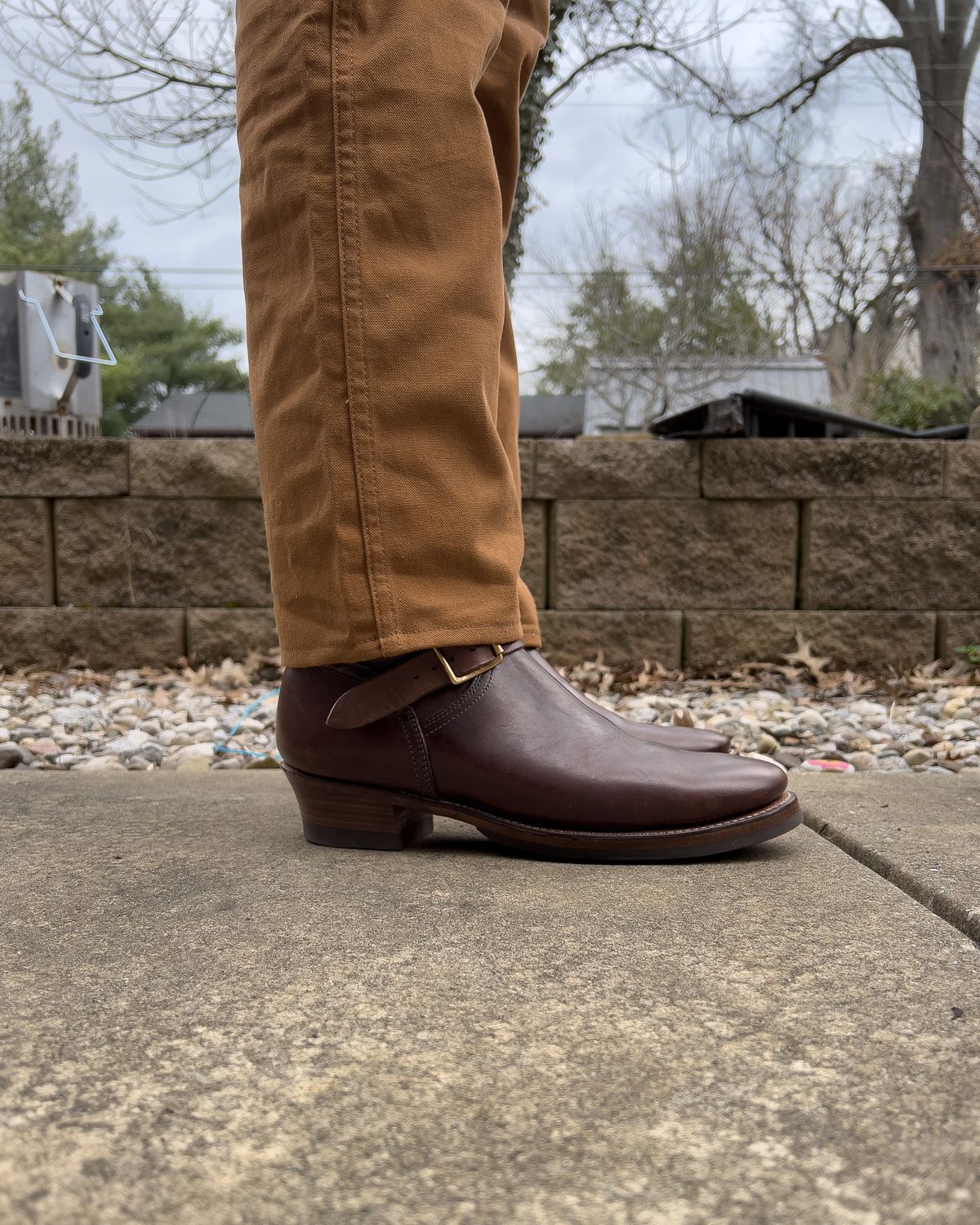 Photo by Blakemore on March 19, 2022 of the Clinch Engineer Boots 11-Inch Height in Natural Horsebutt.