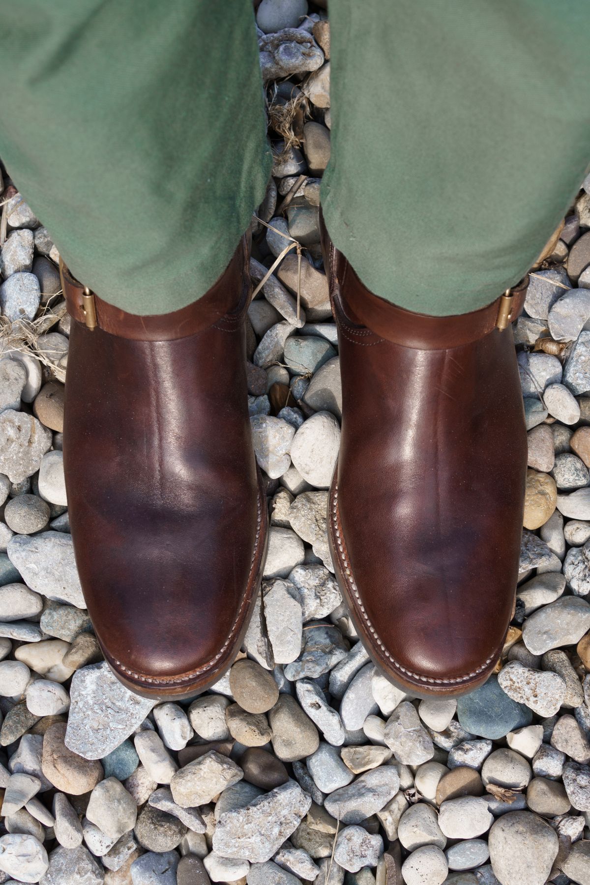 Photo by Blakemore on March 30, 2022 of the Clinch Engineer Boots 11-Inch Height in Natural Horsebutt.