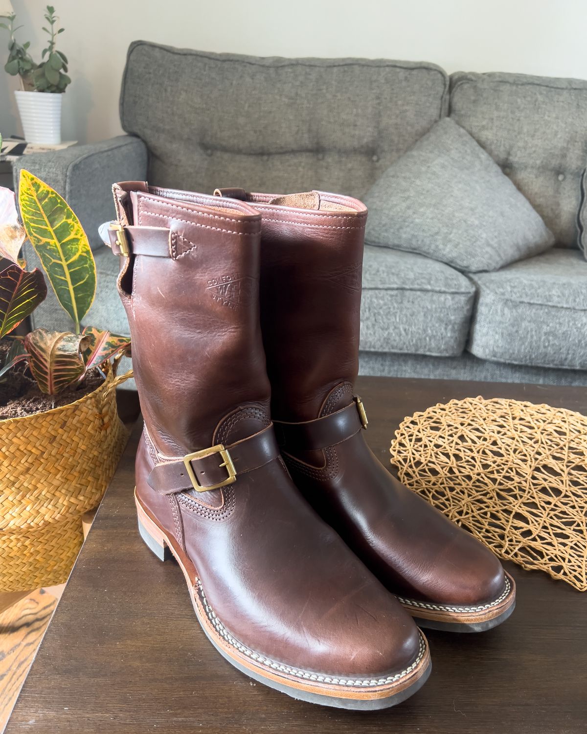 Photo by Blakemore on January 22, 2022 of the Wesco Mister Lou in Horween Brown Chromexcel.