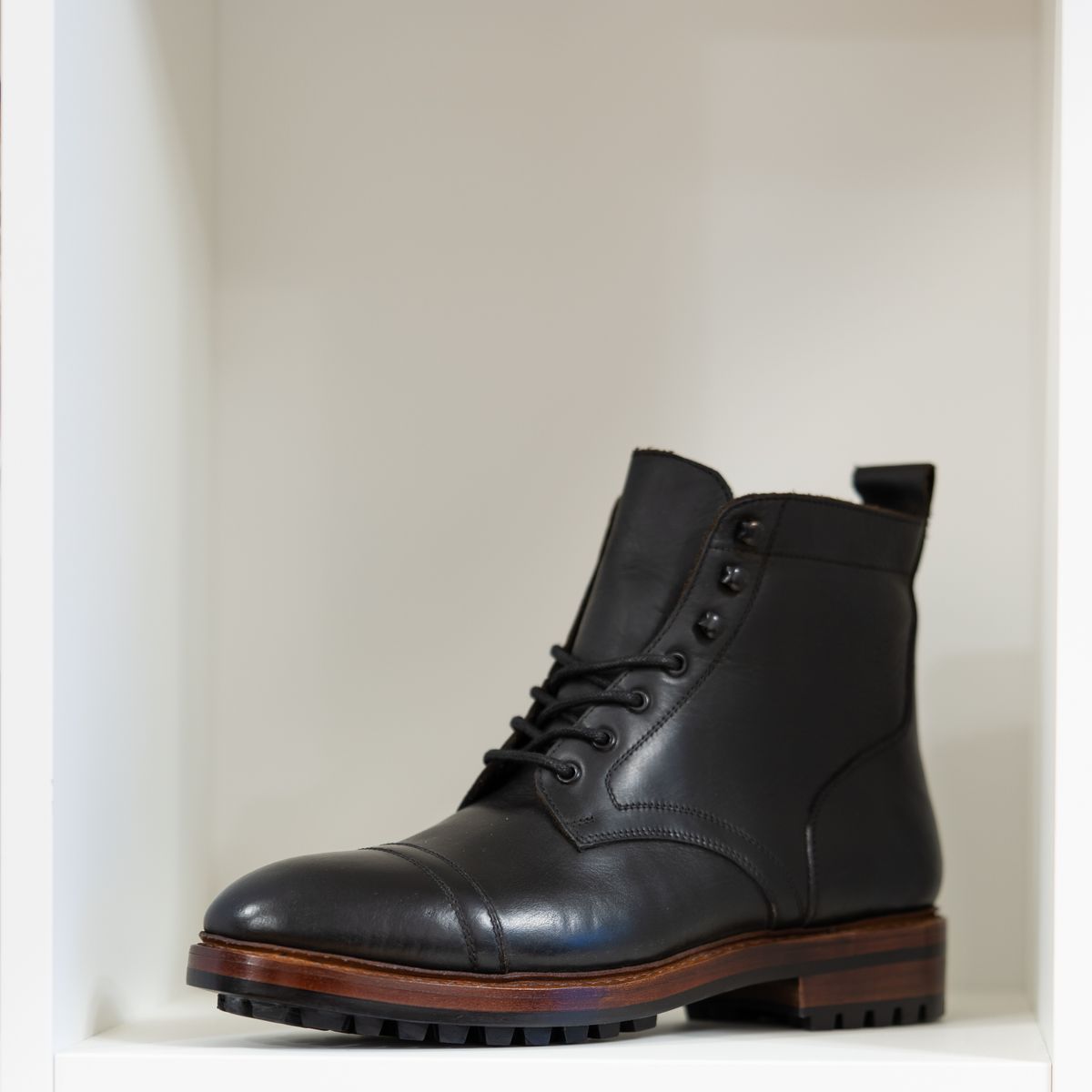 Photo by simplygg on December 20, 2023 of the Blkbrd Shoemaker Dixon Cap Toe Derby Boot in Black Pullup.