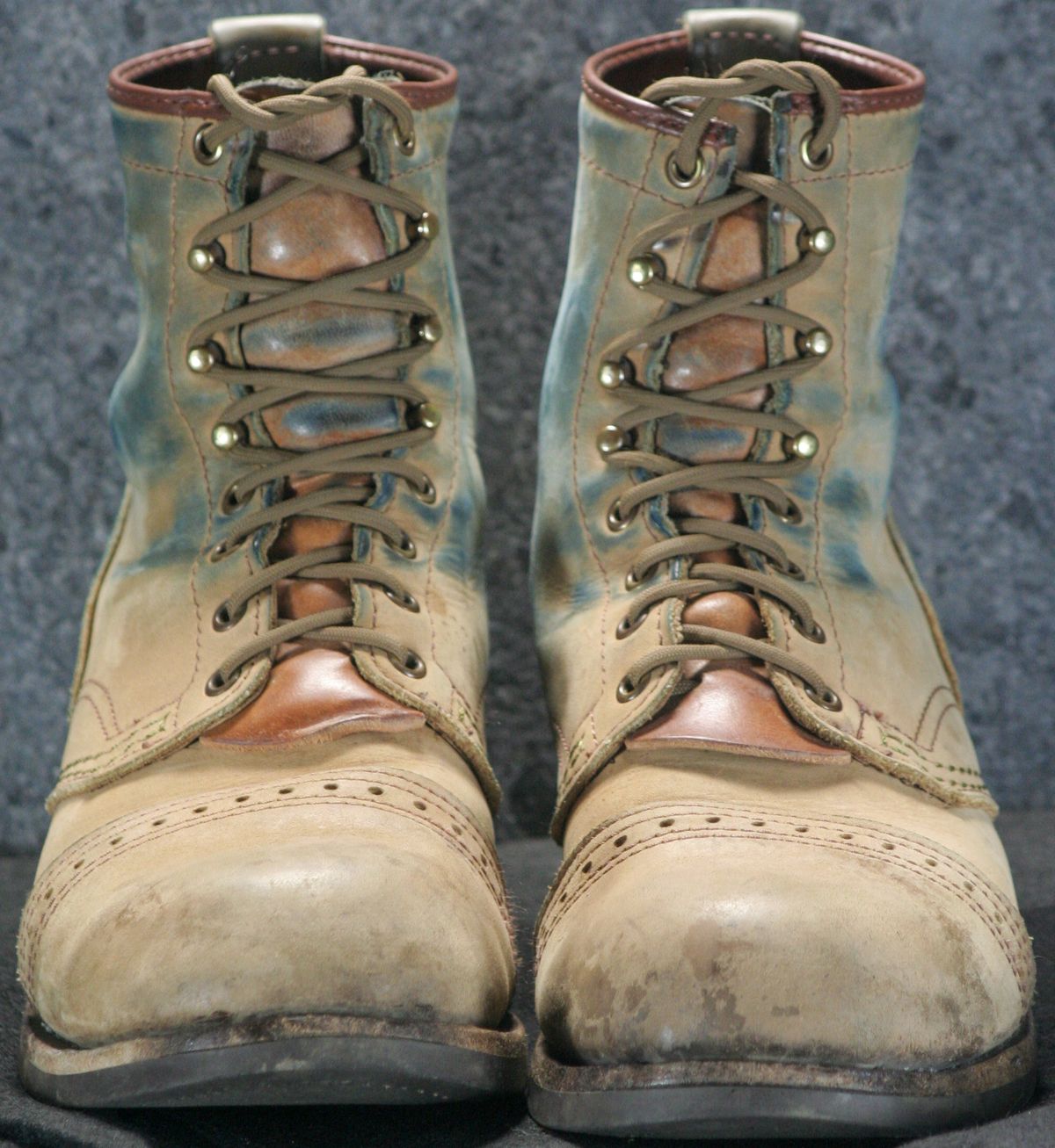 Photo by Obversus on February 6, 2024 of the Wesco Jobmaster in Seidel Burlap.