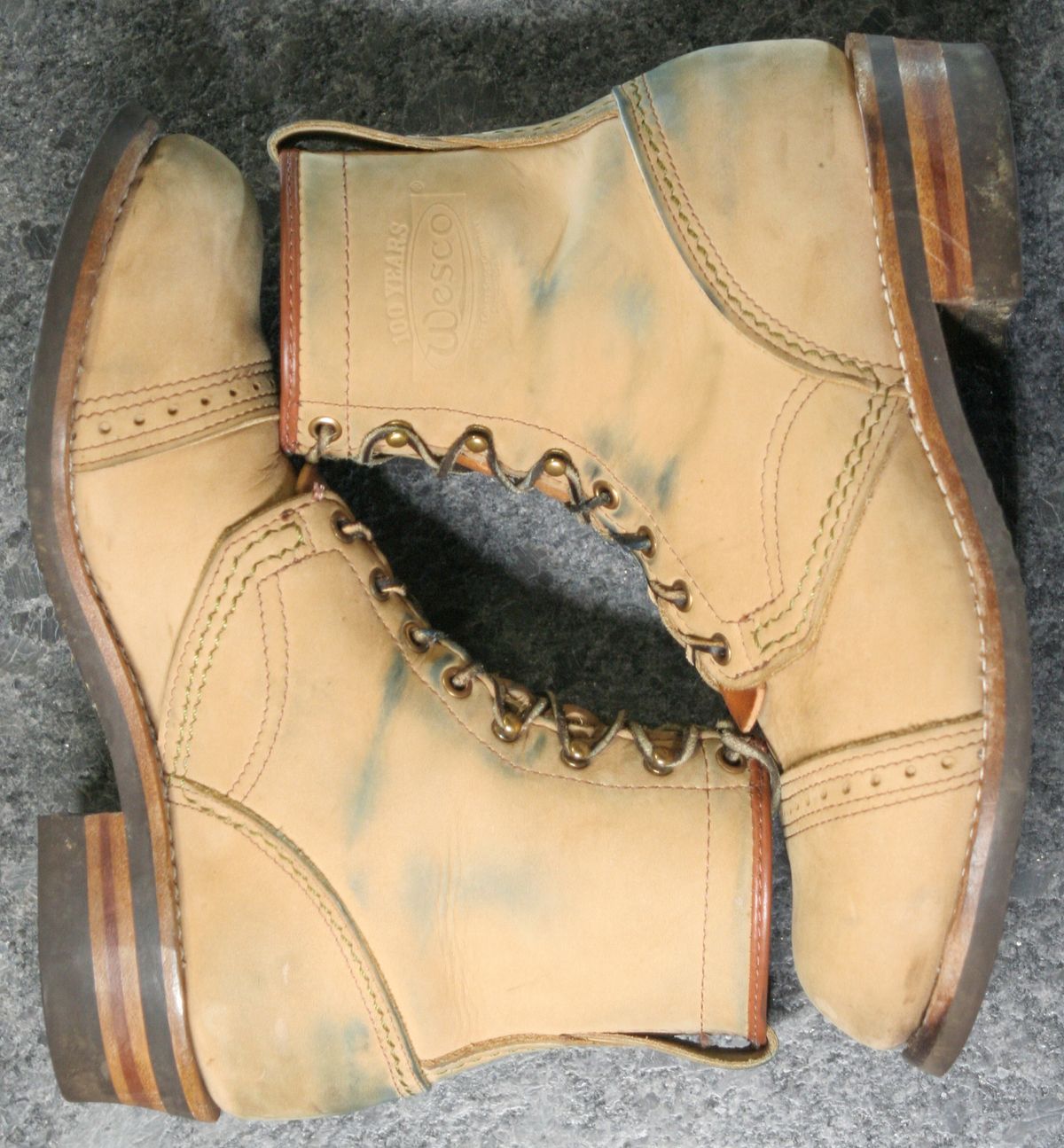 Photo by Obversus on November 4, 2023 of the Wesco Jobmaster in Seidel Burlap.