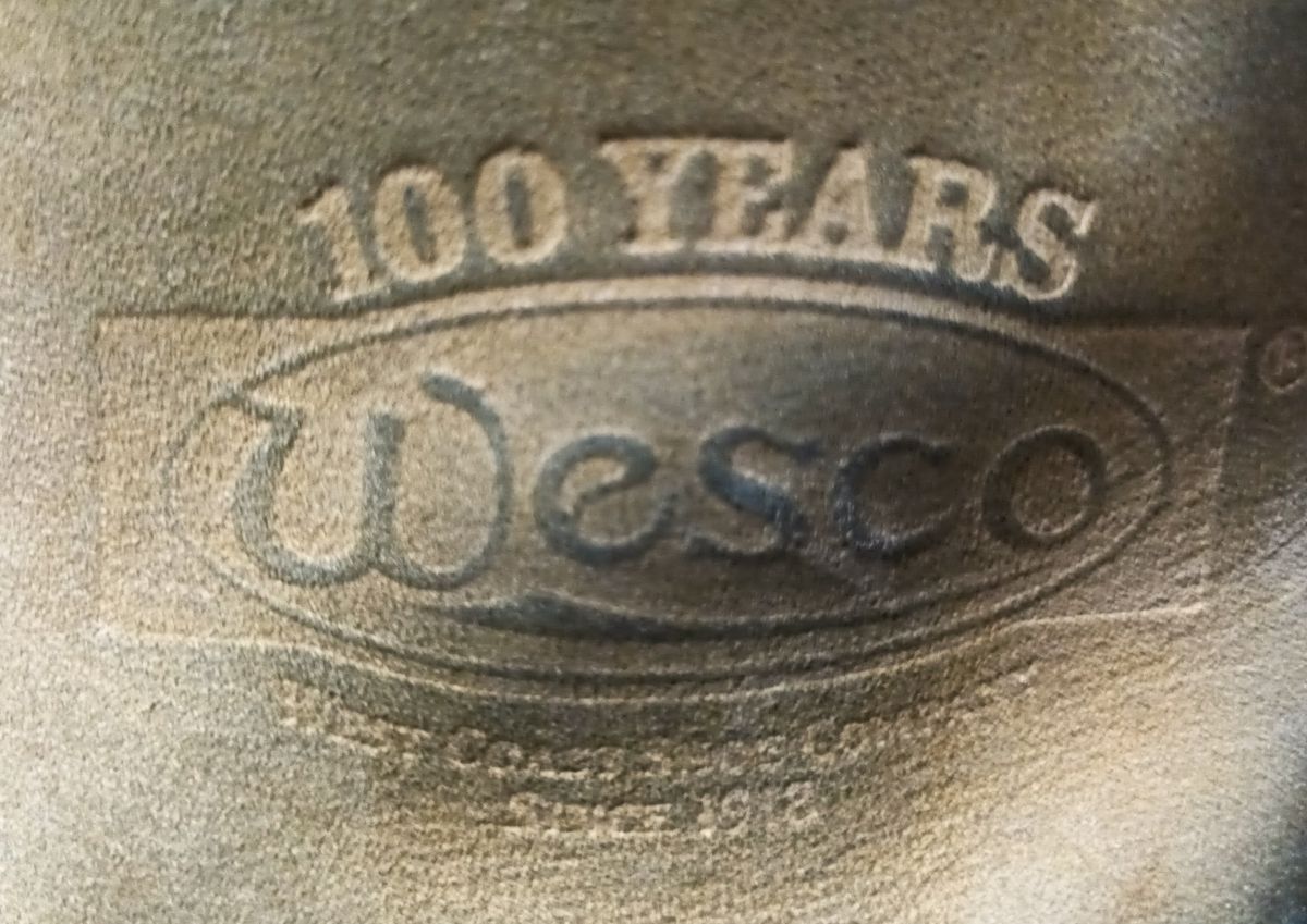 Photo by Obversus on December 2, 2023 of the Wesco Jobmaster in Seidel Burlap.