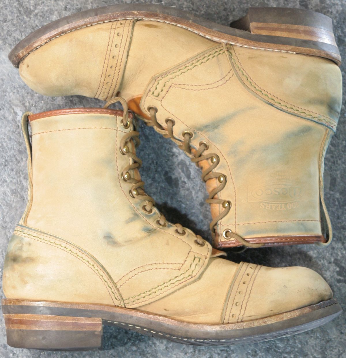 Photo by Obversus on December 2, 2023 of the Wesco Jobmaster in Seidel Burlap.