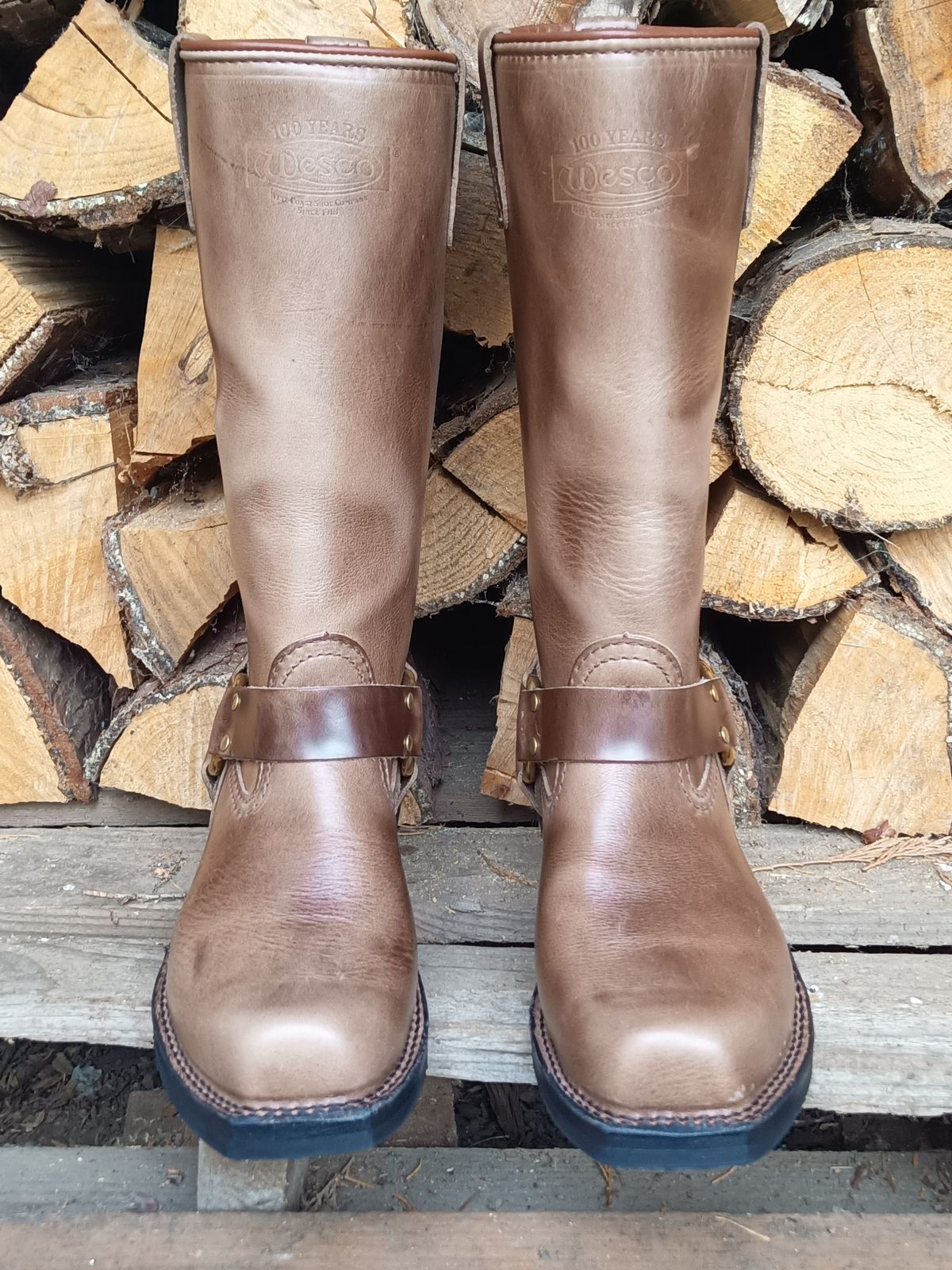 Photo by Obversus on September 20, 2023 of the Wesco Harness in Horween Natural Chromexcel.