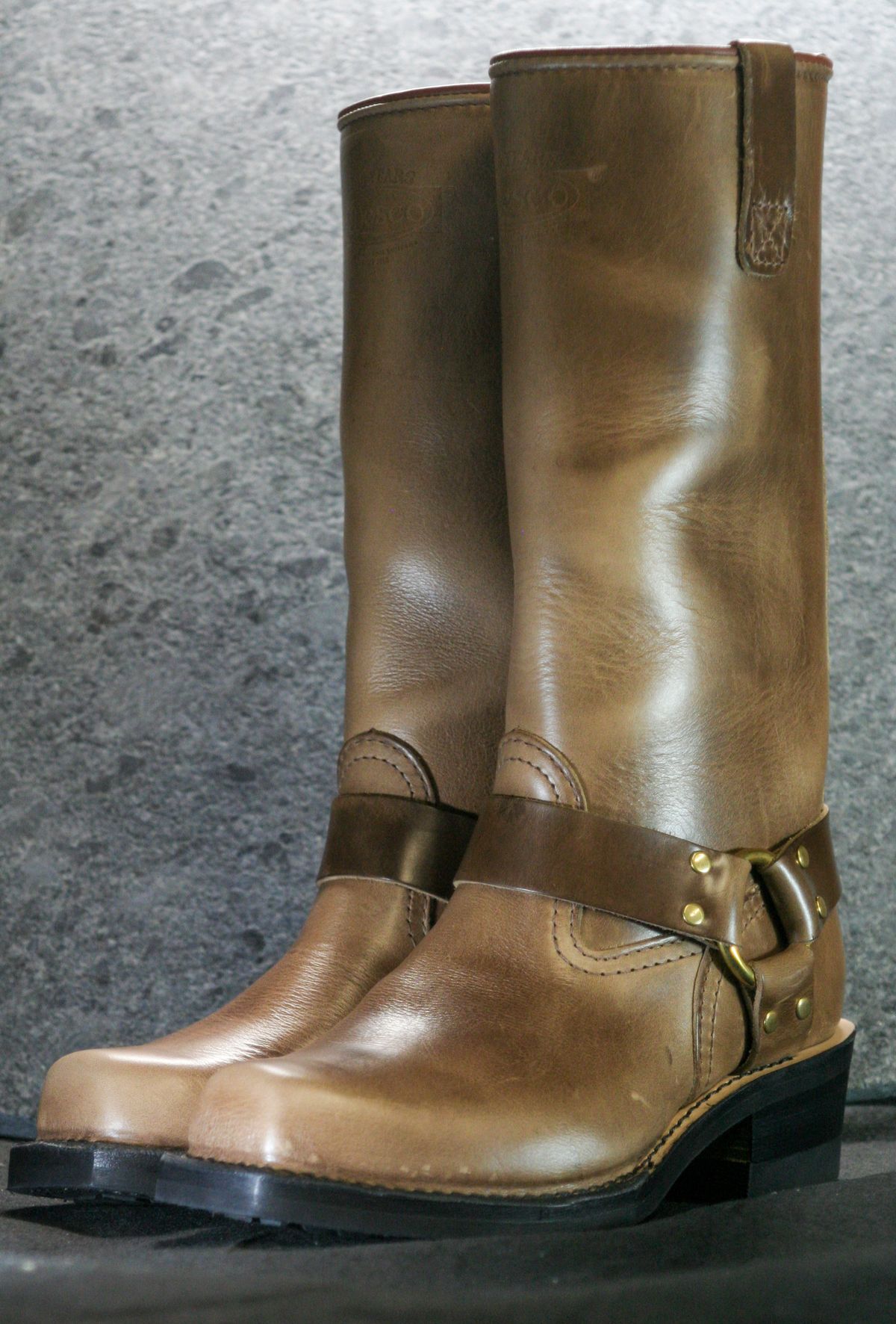 Photo by Obversus on October 1, 2023 of the Wesco Harness in Horween Natural Chromexcel.