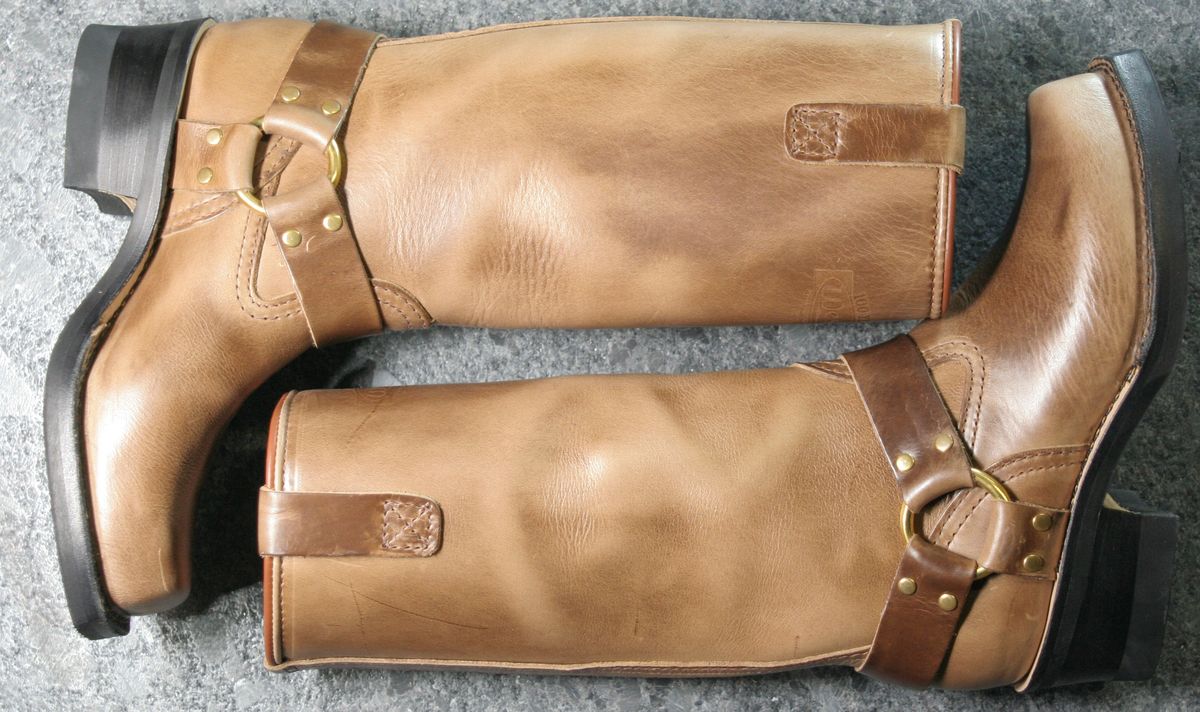 Photo by Obversus on October 1, 2023 of the Wesco Harness in Horween Natural Chromexcel.