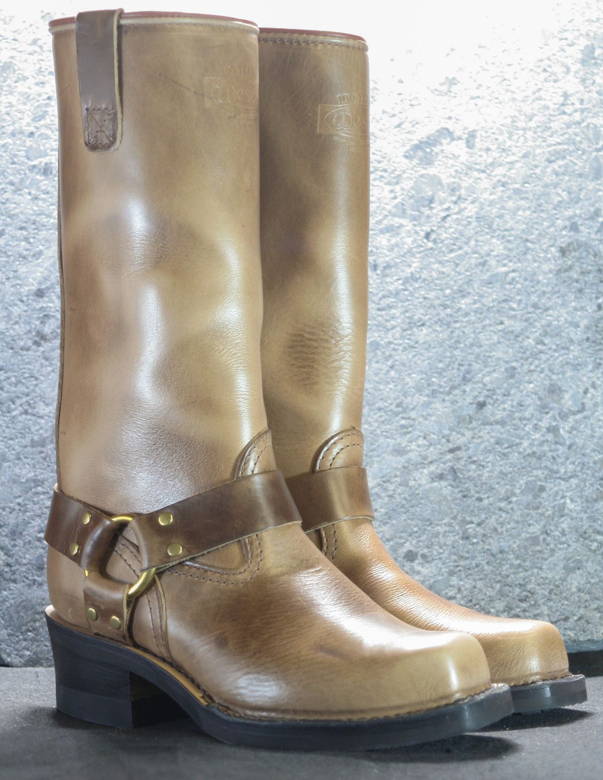 Photo by Obversus on October 1, 2023 of the Wesco Harness in Horween Natural Chromexcel.
