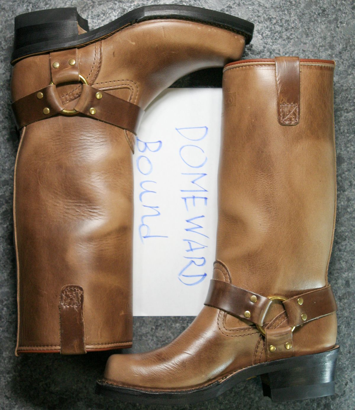 Photo by Obversus on October 1, 2023 of the Wesco Harness in Horween Natural Chromexcel.