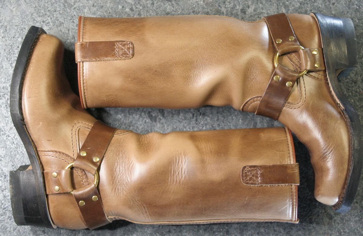 Photo by Obversus on November 6, 2023 of the Wesco Harness in Horween Natural Chromexcel.