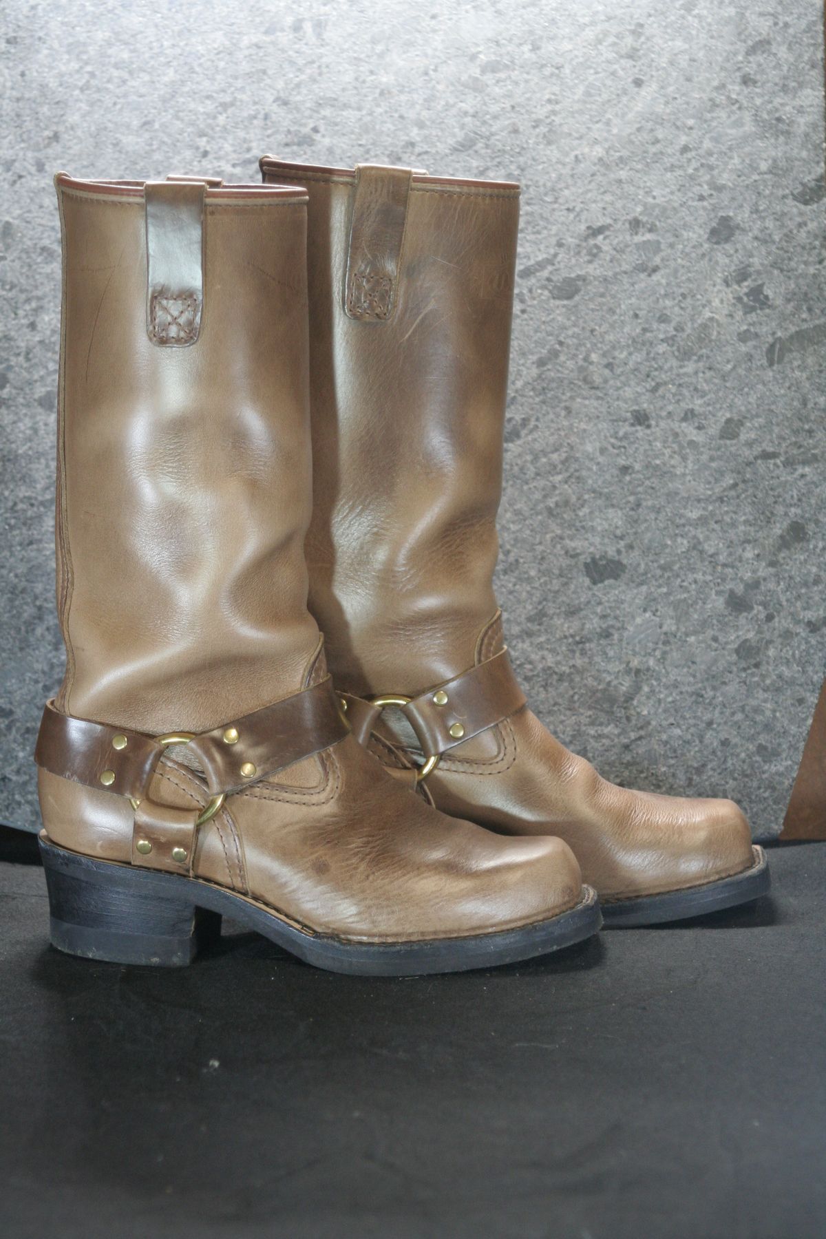 Photo by Obversus on November 6, 2023 of the Wesco Harness in Horween Natural Chromexcel.