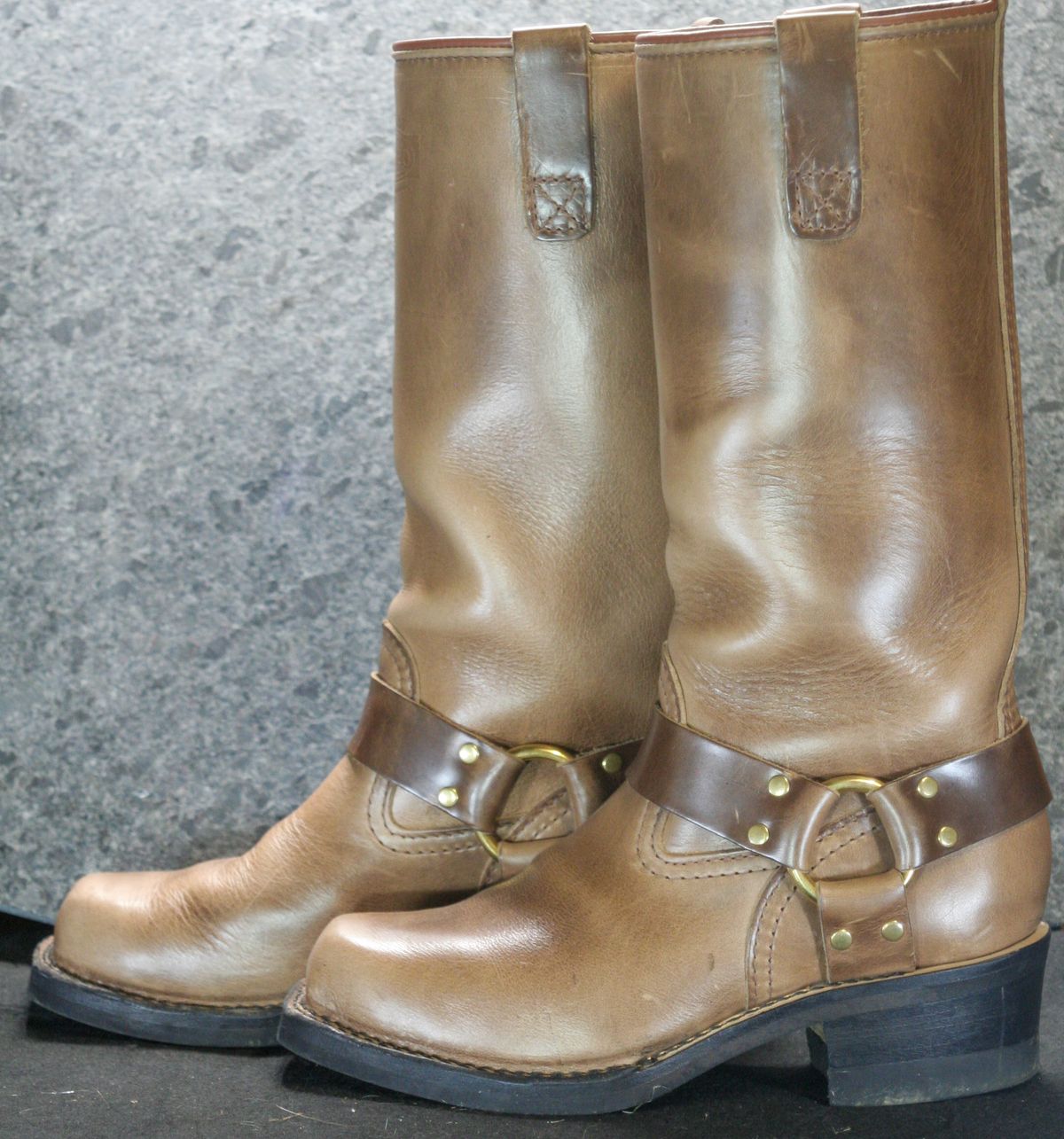 Photo by Obversus on November 6, 2023 of the Wesco Harness in Horween Natural Chromexcel.