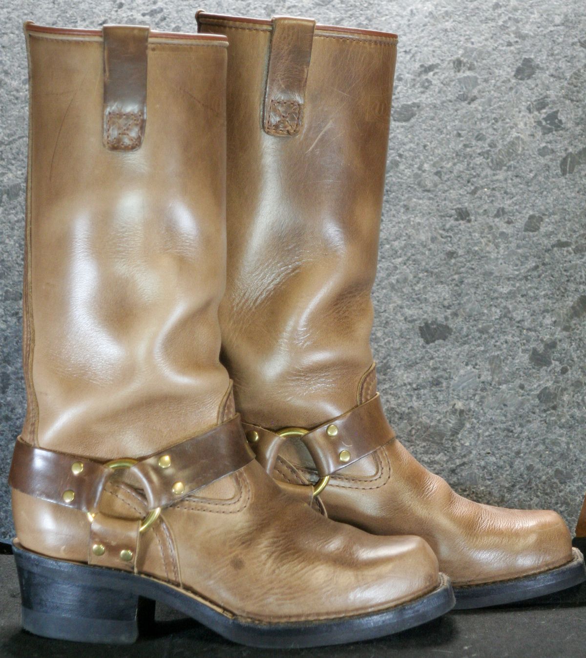 Photo by Obversus on December 6, 2023 of the Wesco Harness in Horween Natural Chromexcel.