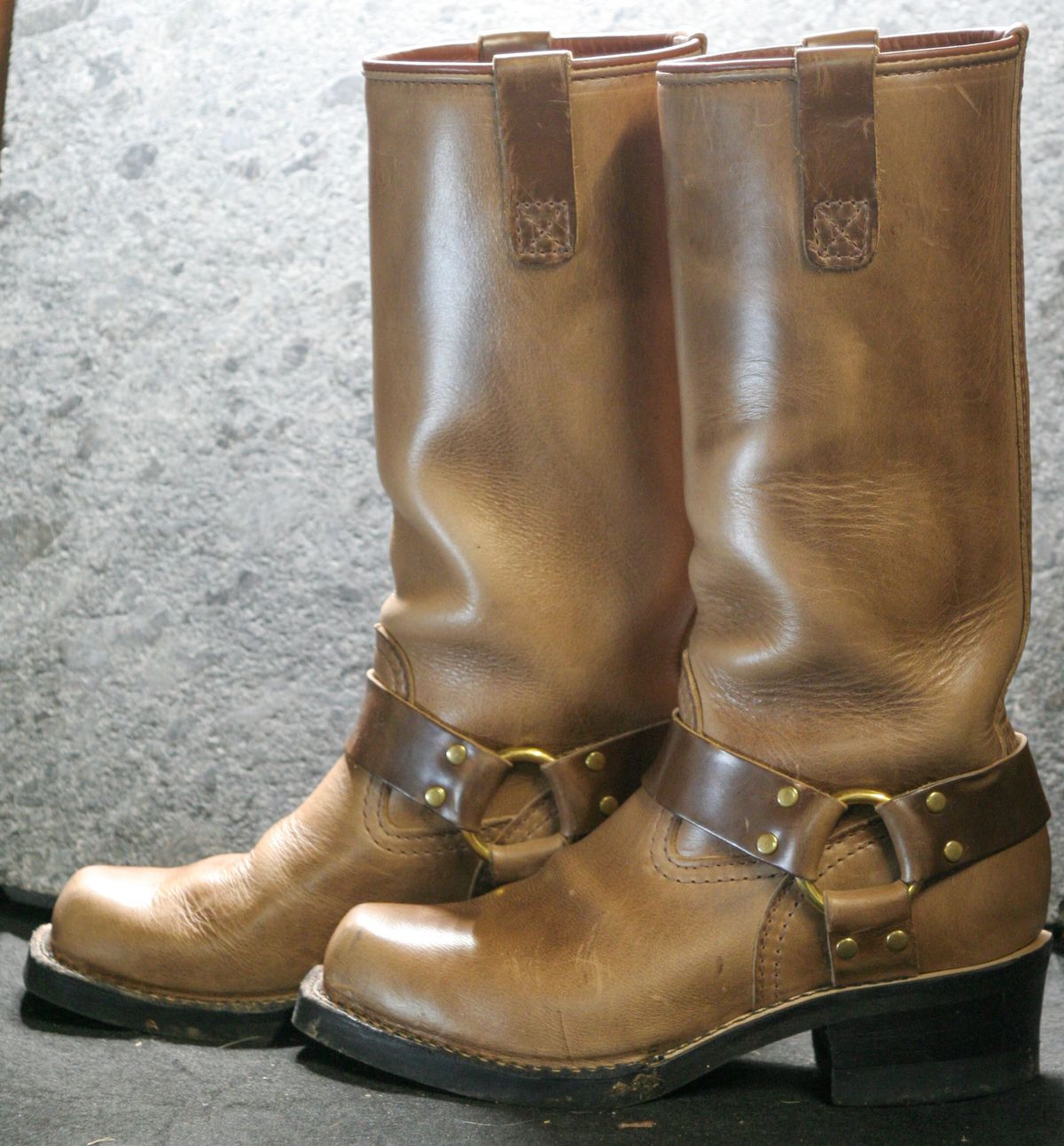 Photo by Obversus on January 5, 2024 of the Wesco Harness in Horween Natural Chromexcel.