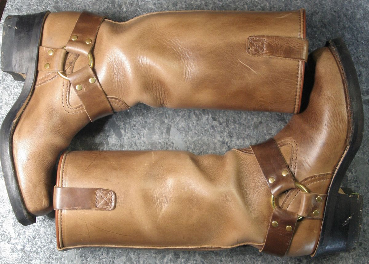 Photo by Obversus on January 5, 2024 of the Wesco Harness in Horween Natural Chromexcel.