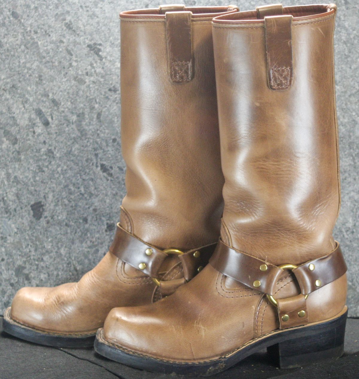 Photo by Obversus on February 6, 2024 of the Wesco Harness in Horween Natural Chromexcel.