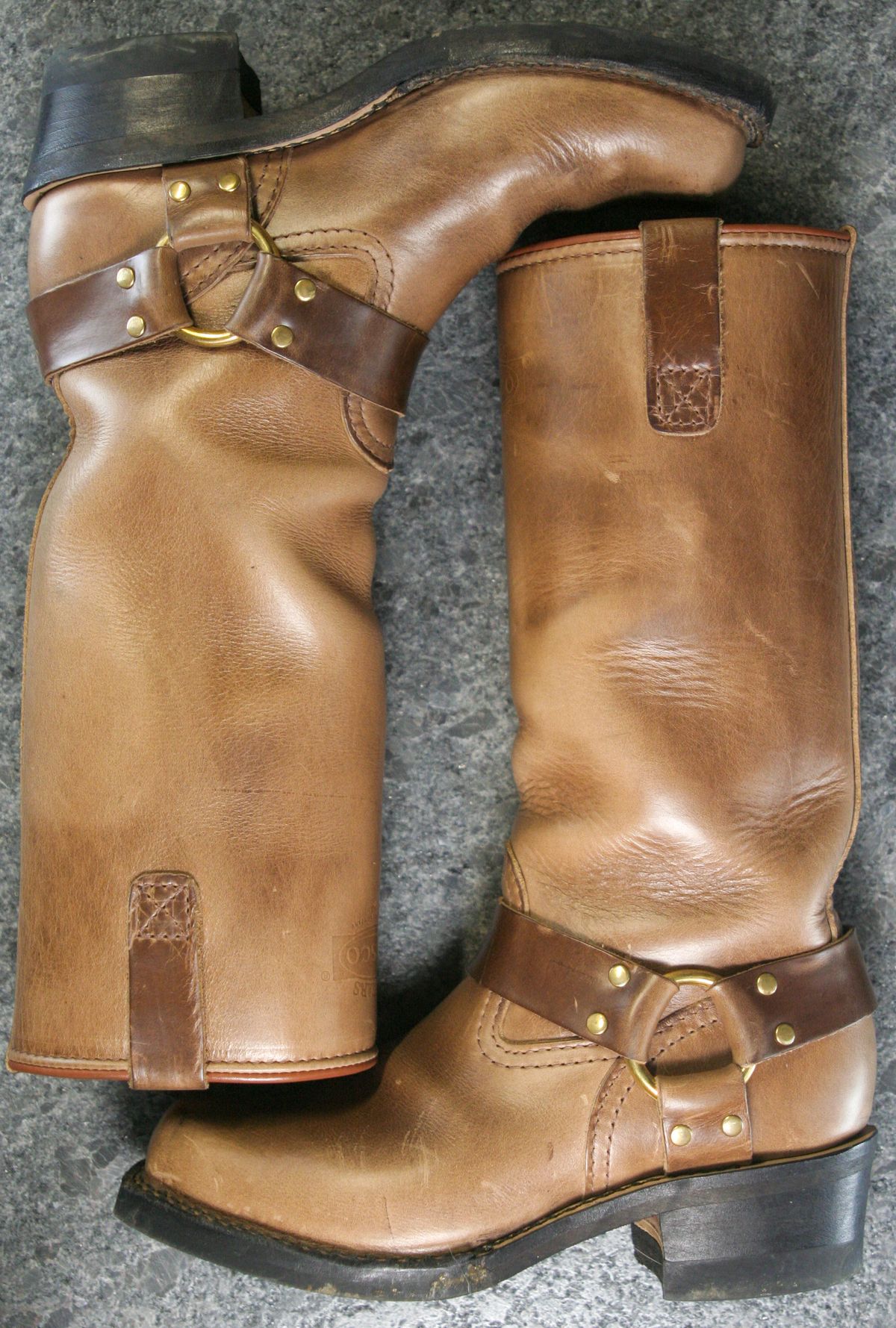 Photo by Obversus on February 6, 2024 of the Wesco Harness in Horween Natural Chromexcel.