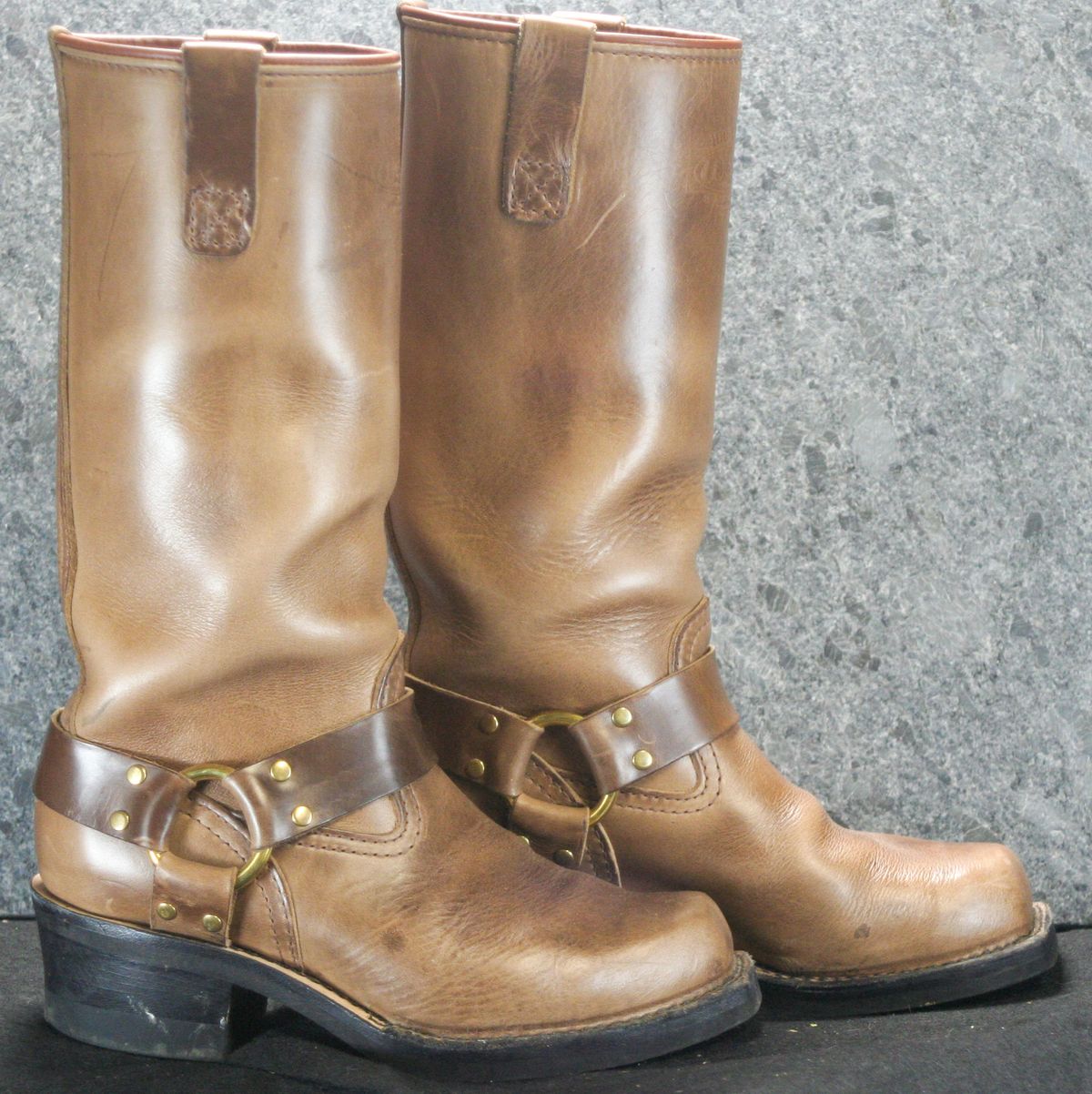 Photo by Obversus on February 6, 2024 of the Wesco Harness in Horween Natural Chromexcel.