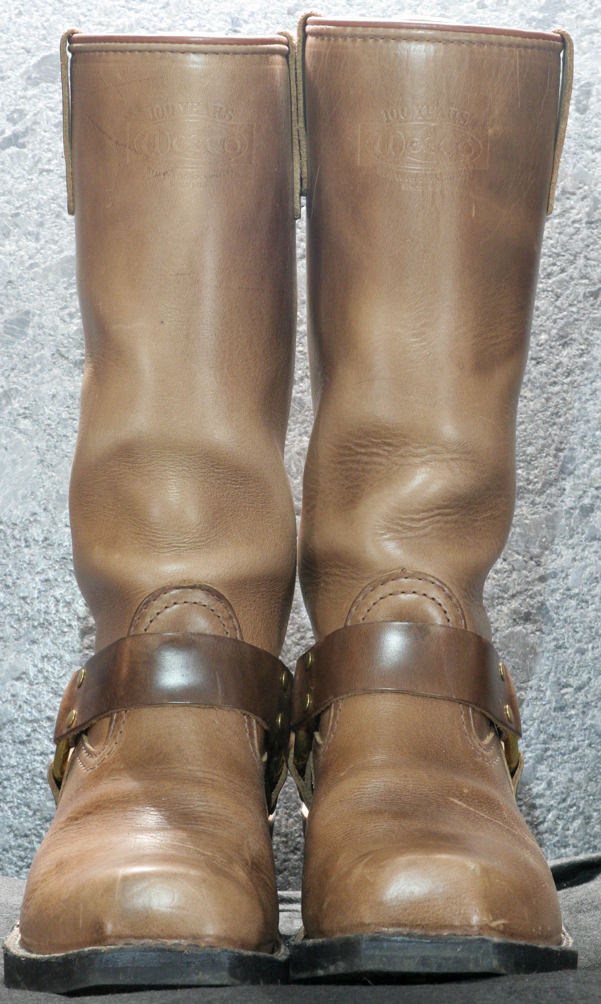 Photo by Obversus on March 5, 2024 of the Wesco Harness in Horween Natural Chromexcel.