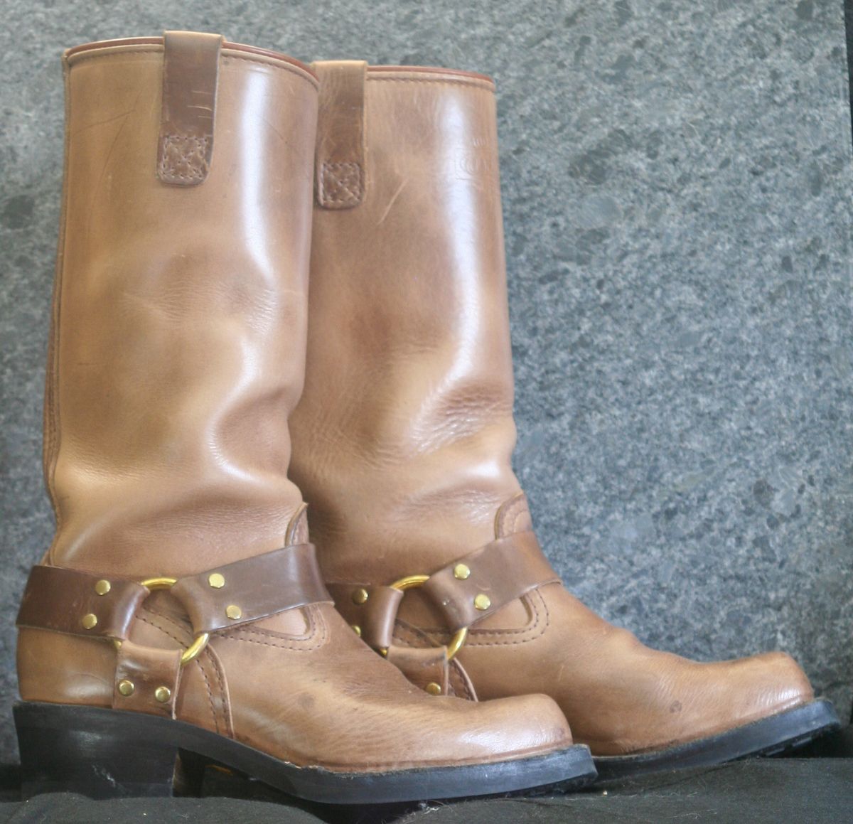 Photo by Obversus on April 5, 2024 of the Wesco Harness in Horween Natural Chromexcel.