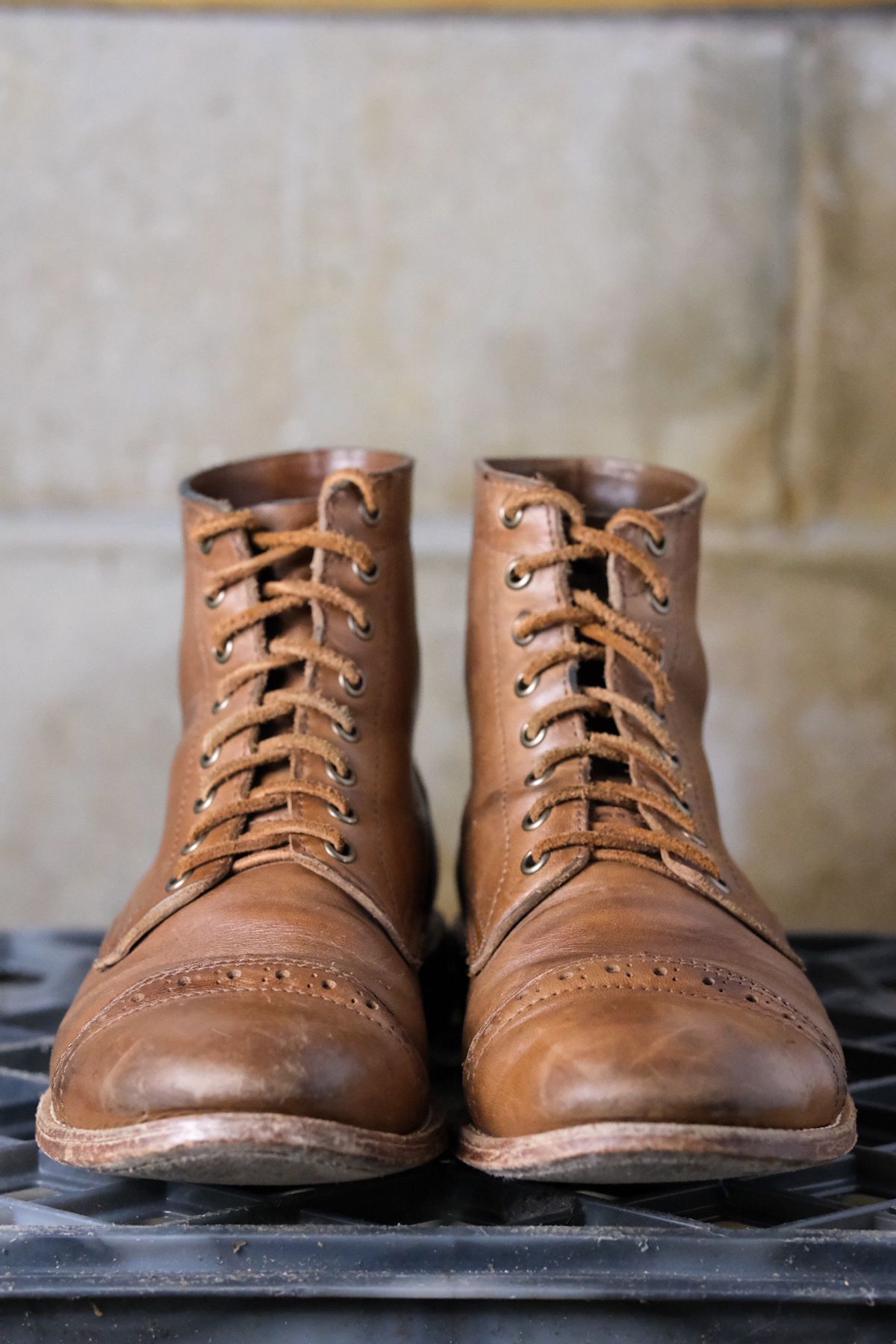 Photo by jamesontisch on December 6, 2023 of the Oak Street Bootmakers Trench Boot in Horween Natural Chromexcel.